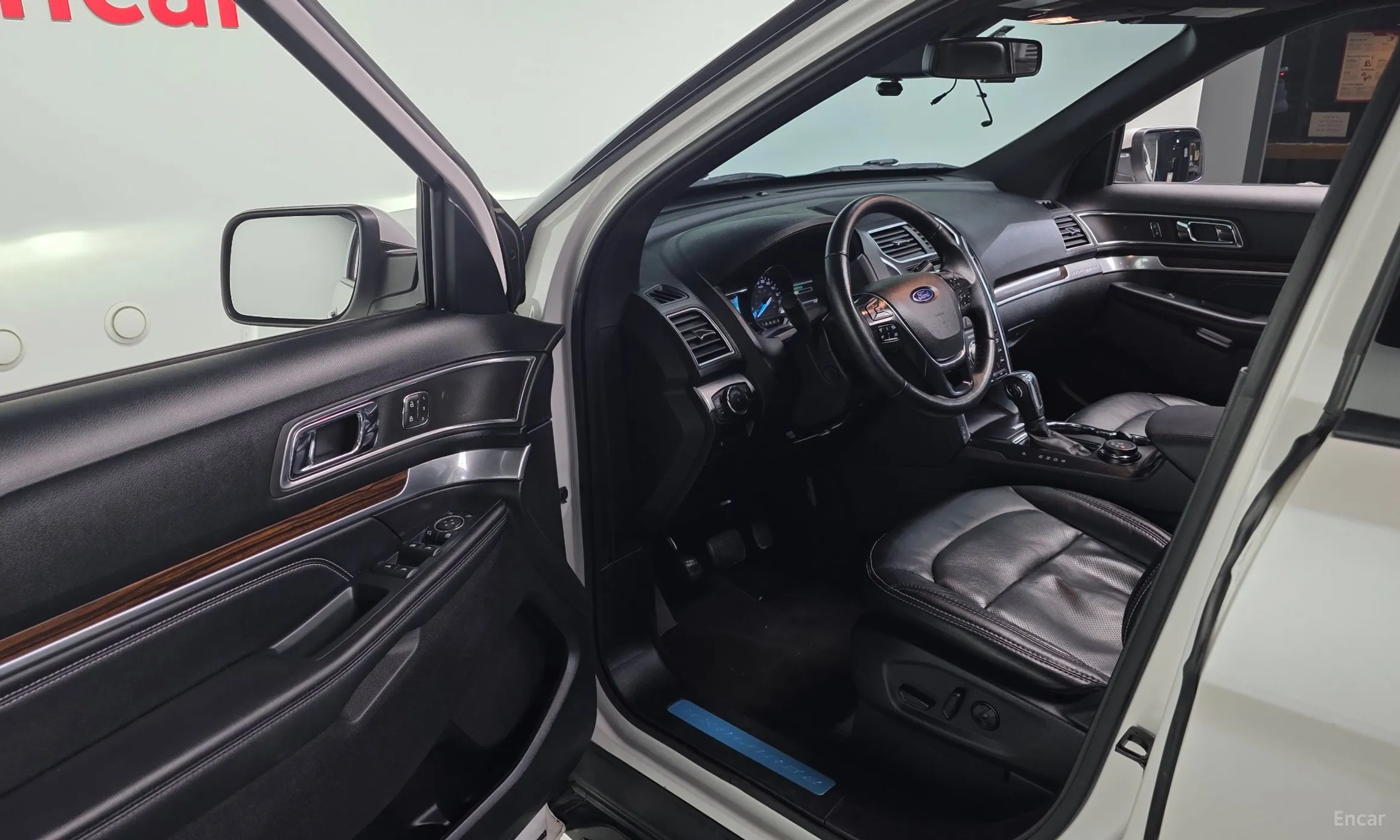 Ford Explorer превью 10
