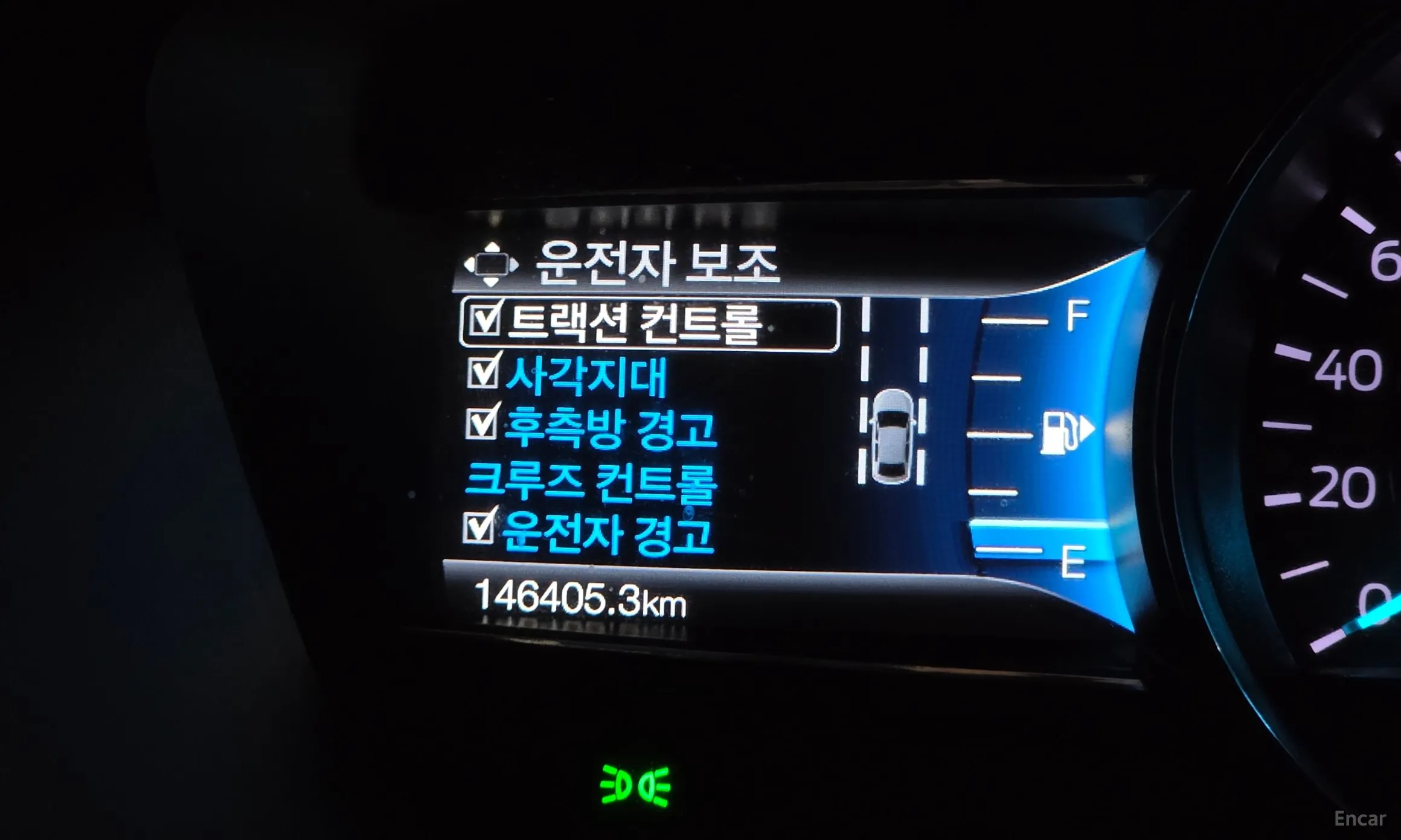 Ford Explorer превью 14