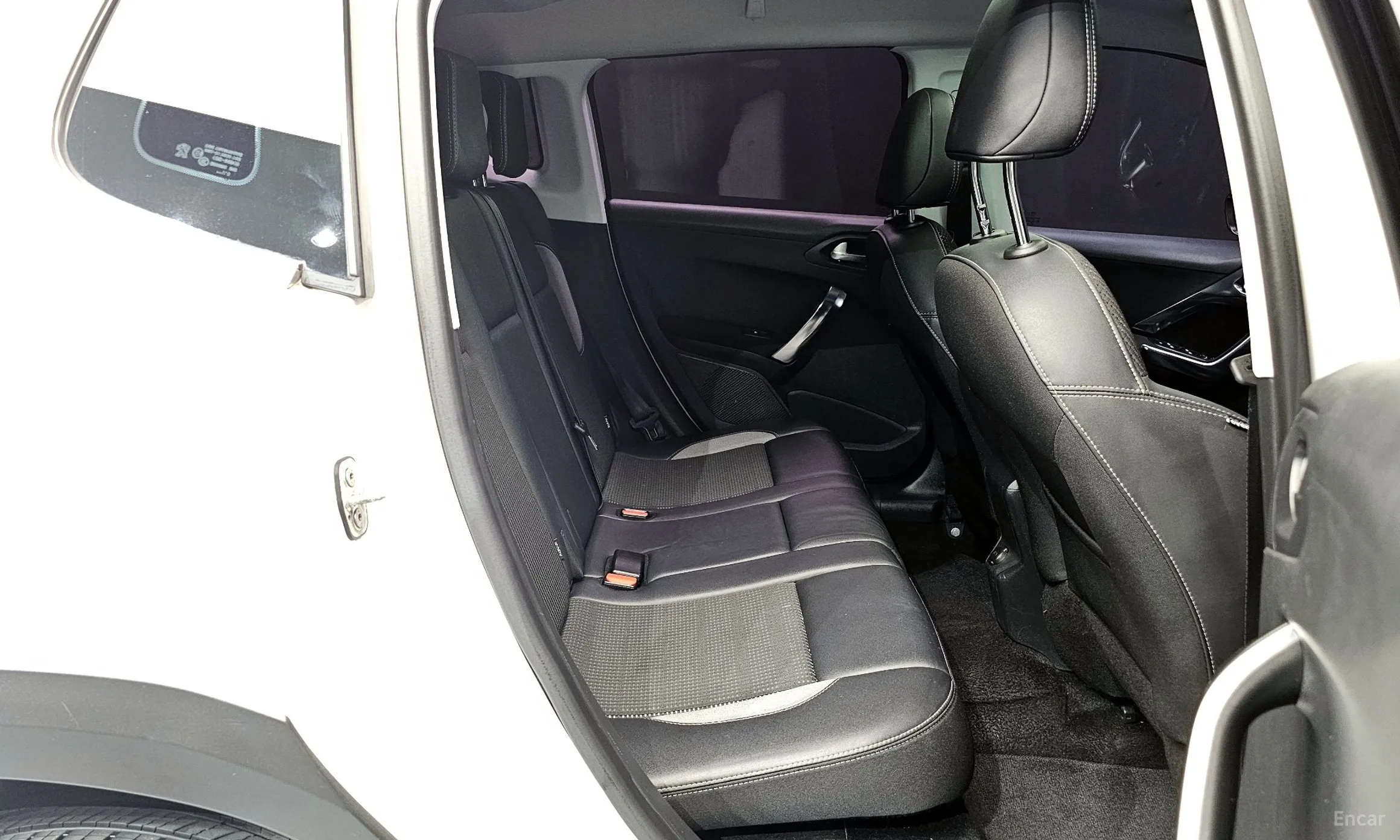Peugeot 2008. превью 11