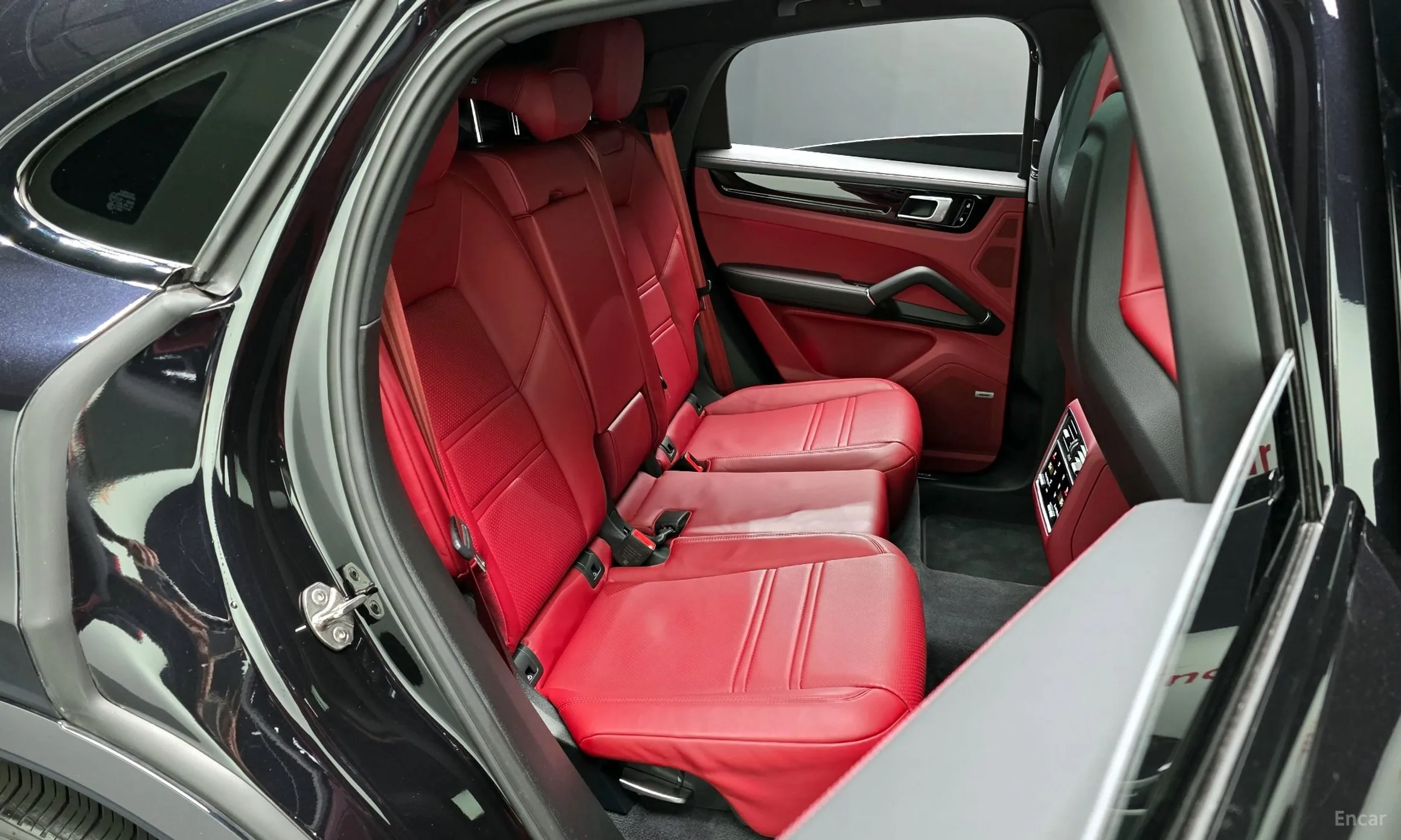 Porsche Cayenne (PO536) превью 11