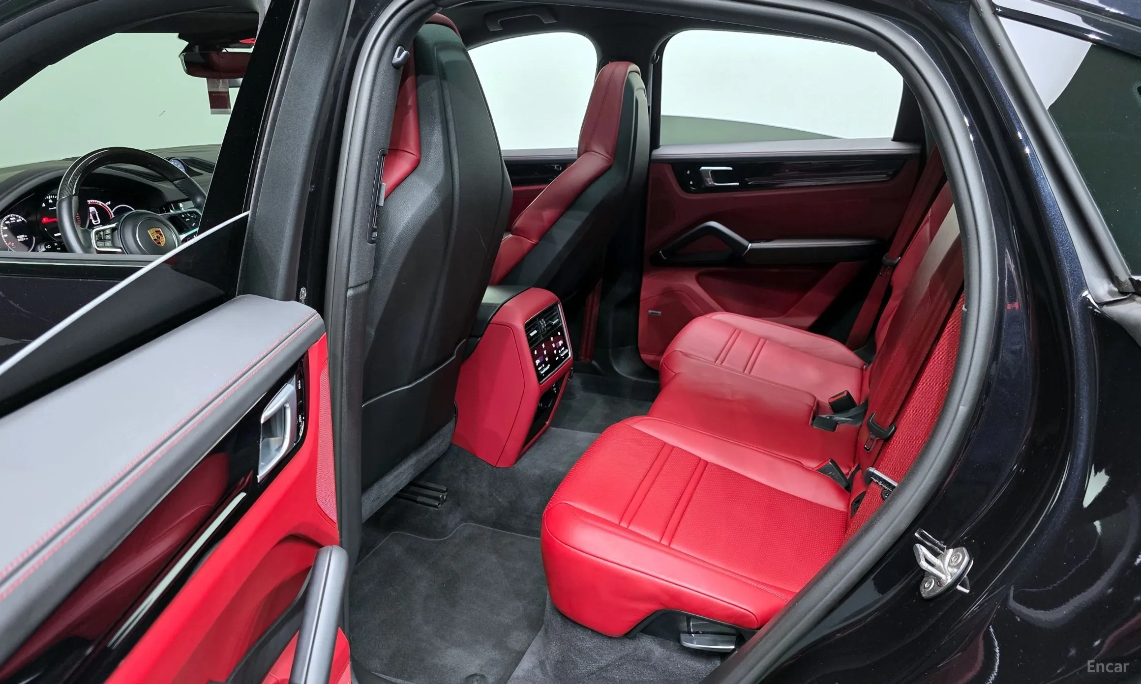 Porsche Cayenne (PO536) превью 12
