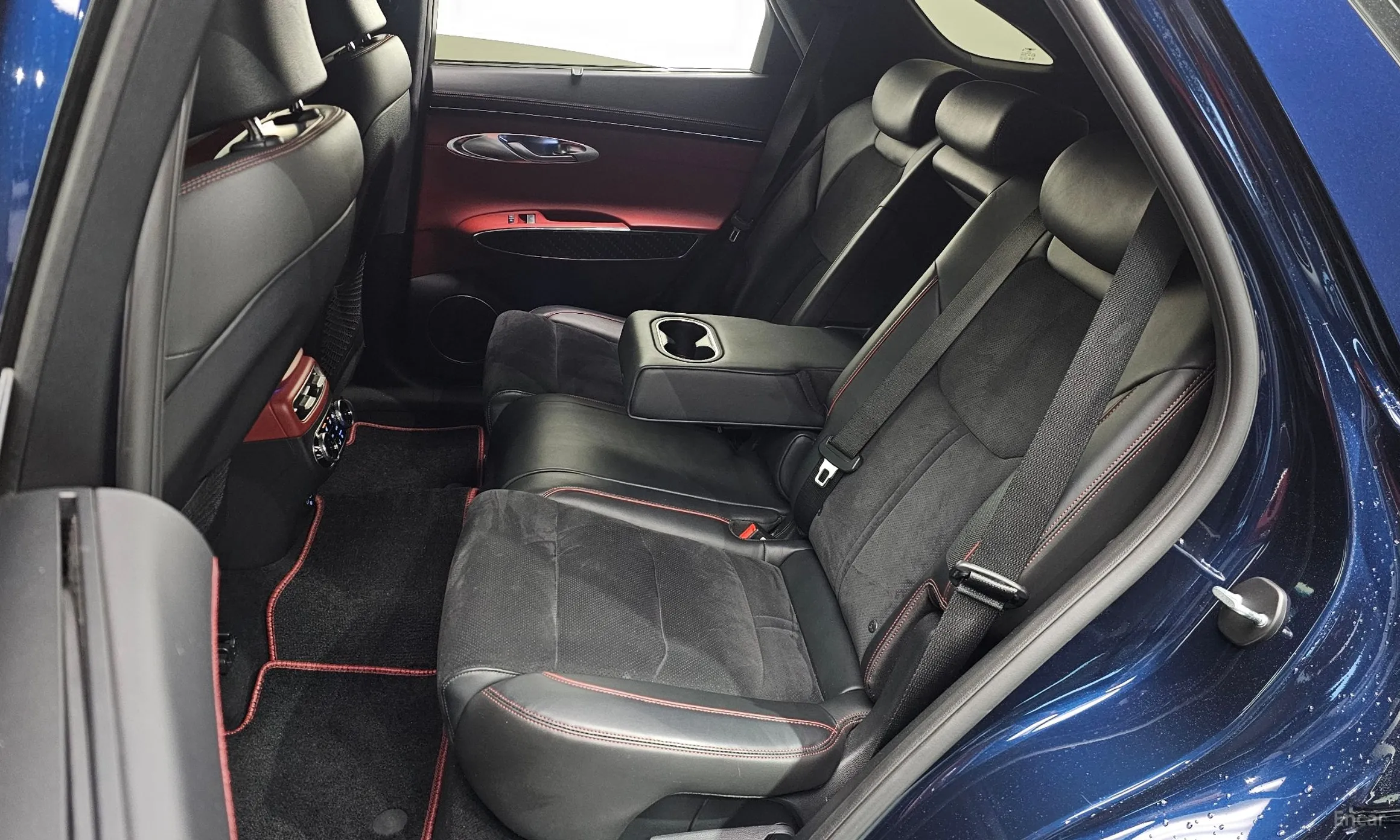 Genesis GV70 превью 11