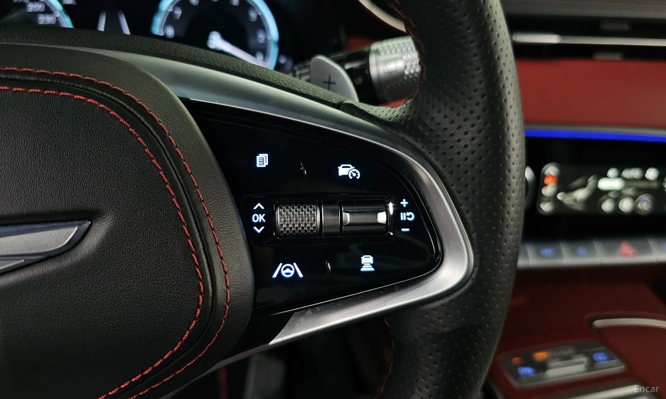 Genesis GV70 превью 14
