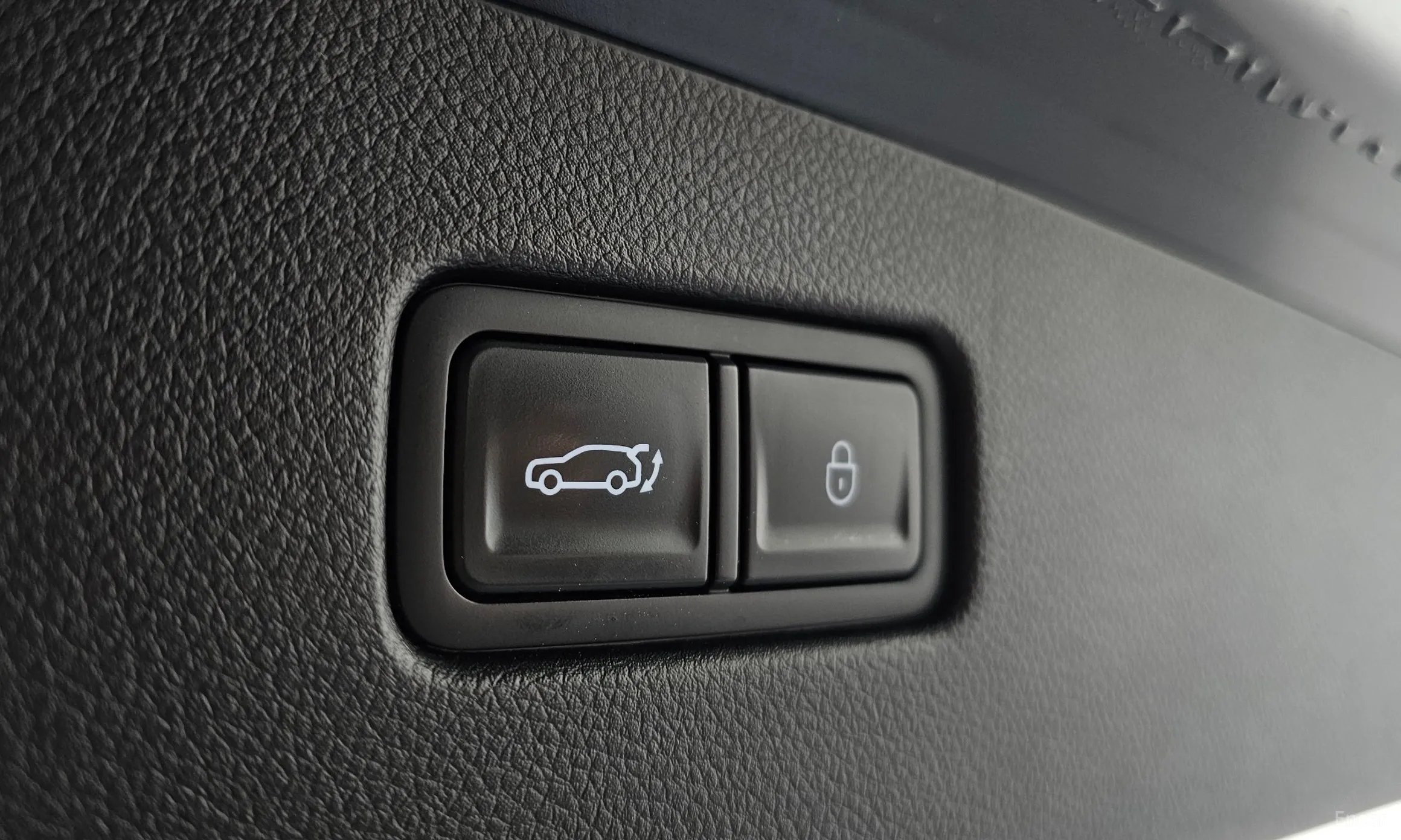 Genesis GV70 превью 15