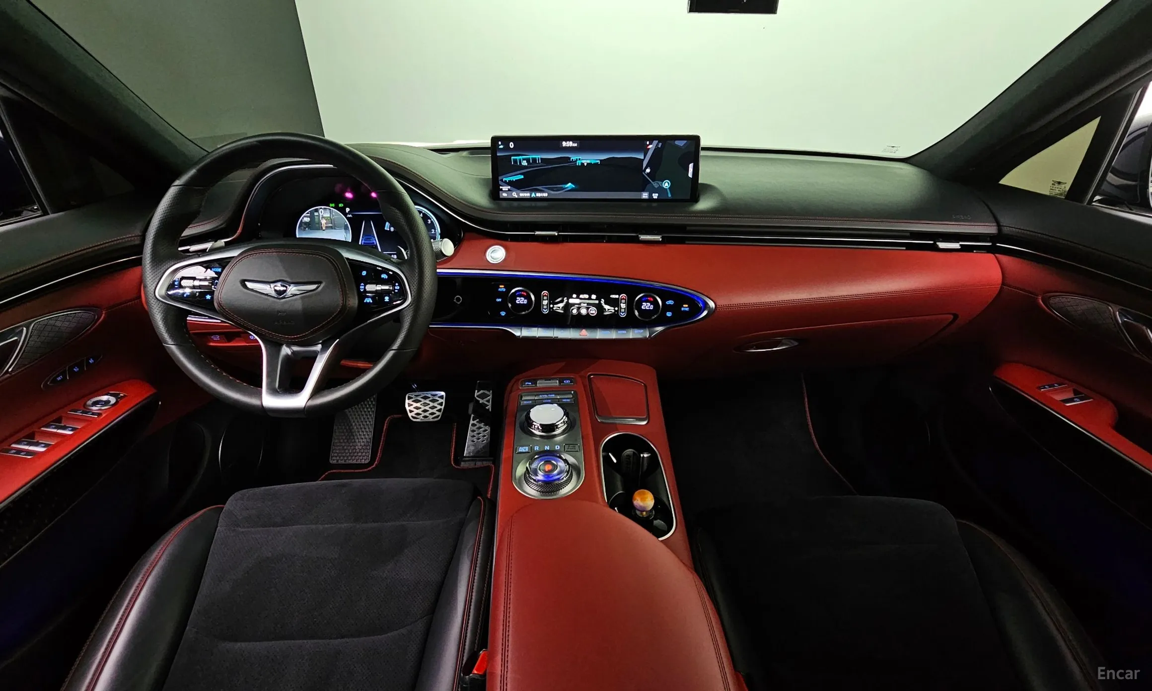 Genesis GV70 превью 7