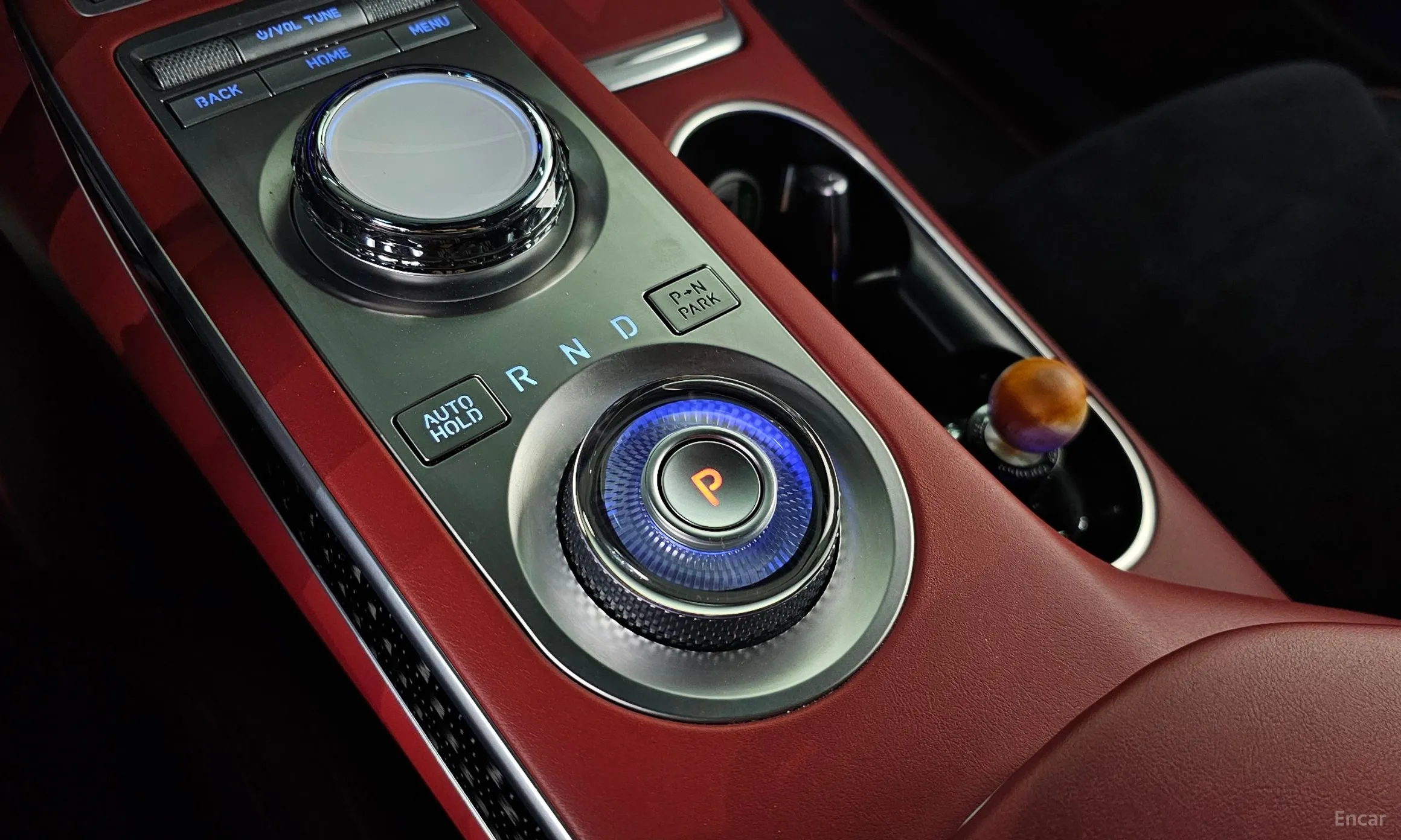 Genesis GV70 превью 9