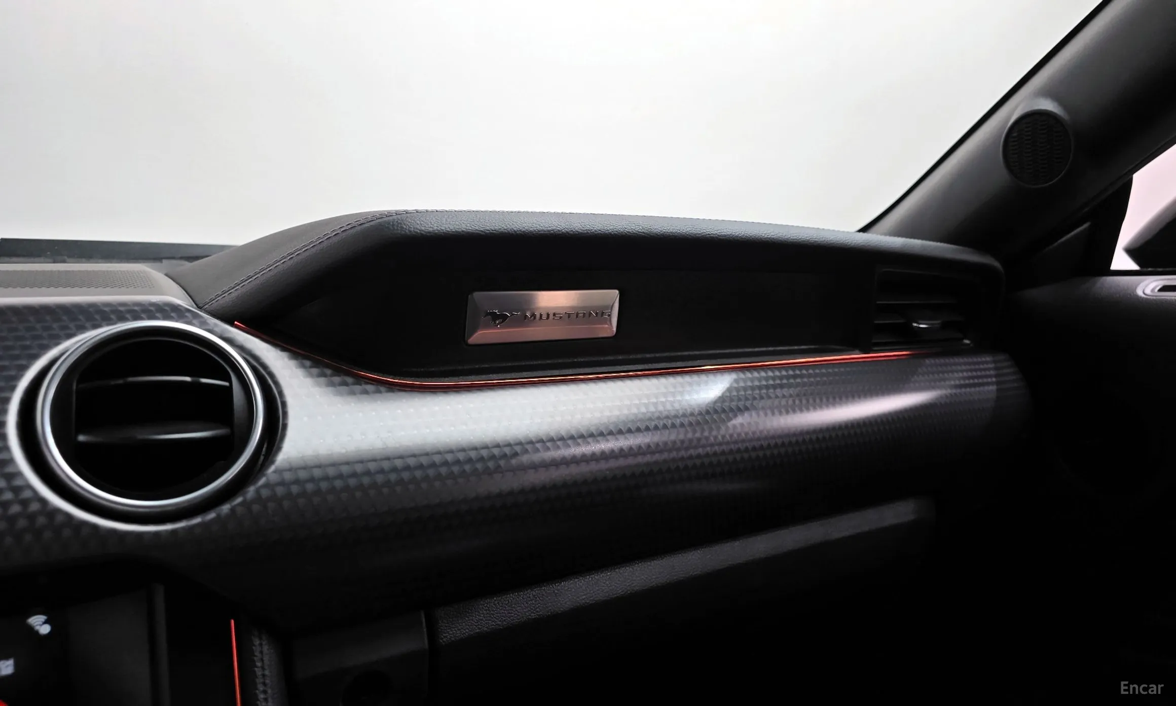 Ford Mustang превью 14