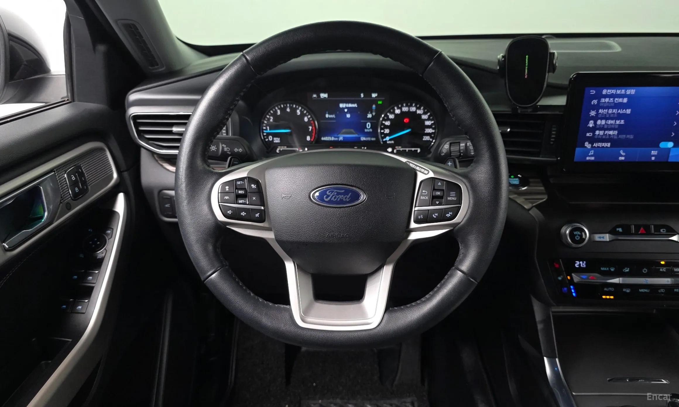 Ford Explorer 6th Generation превью 12