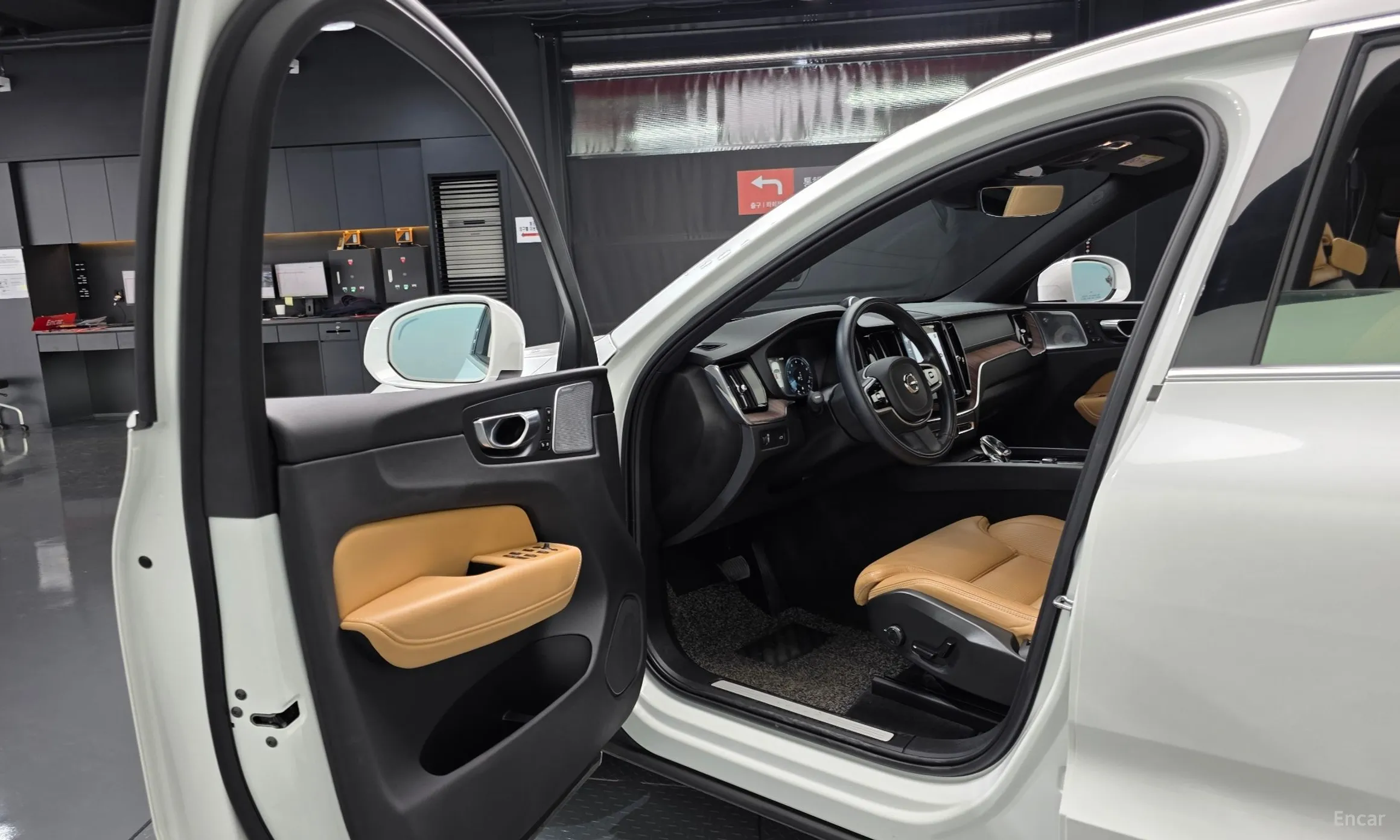 Volvo XC60 Gen 2 превью 10