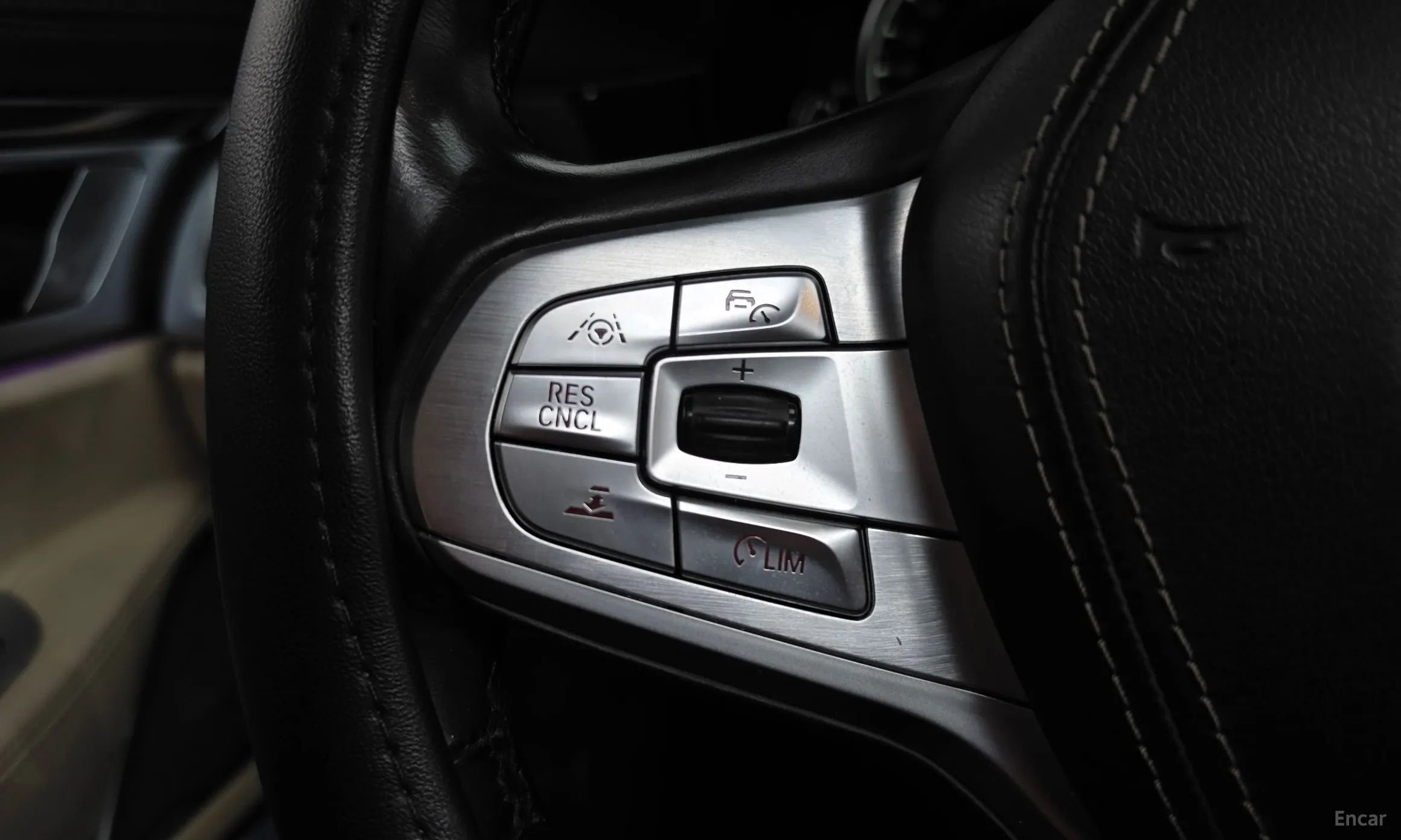 BMW 7 Series (G11) превью 16