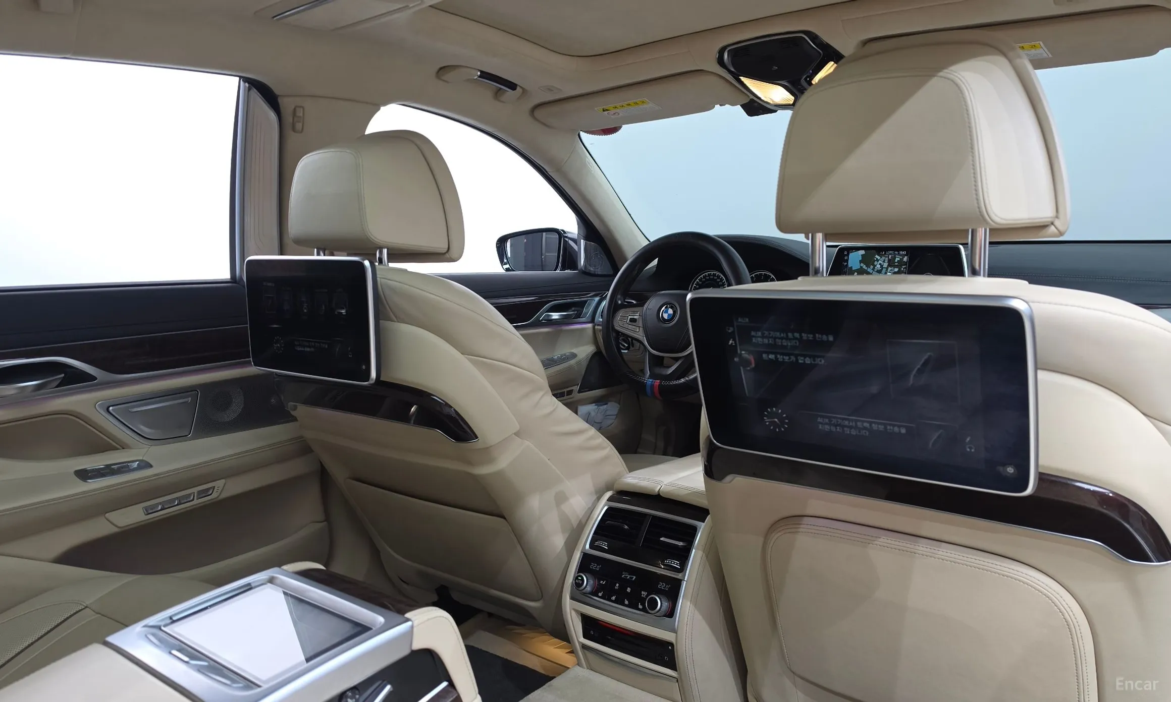 BMW 7 Series (G11) превью 20