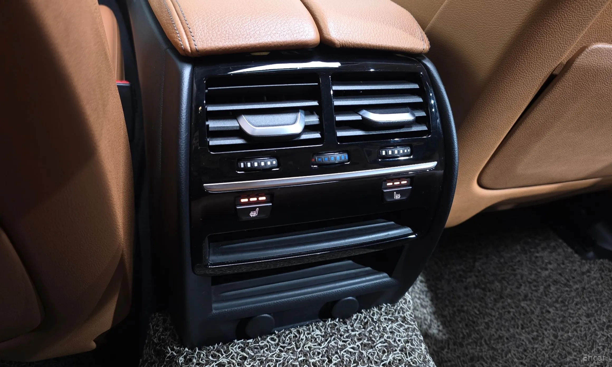 BMW 5 Series (G30) превью 18