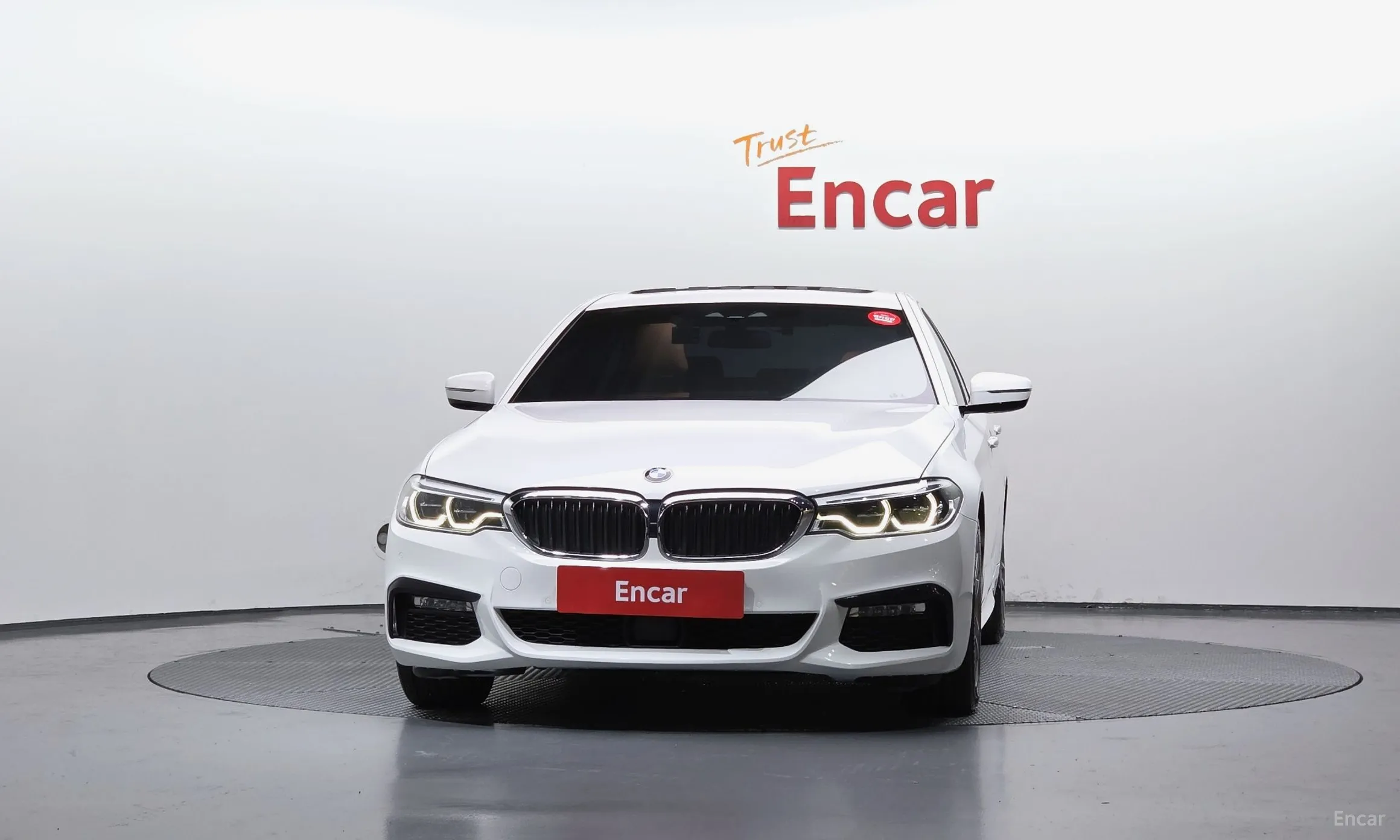 BMW 5 Series (G30) превью 3