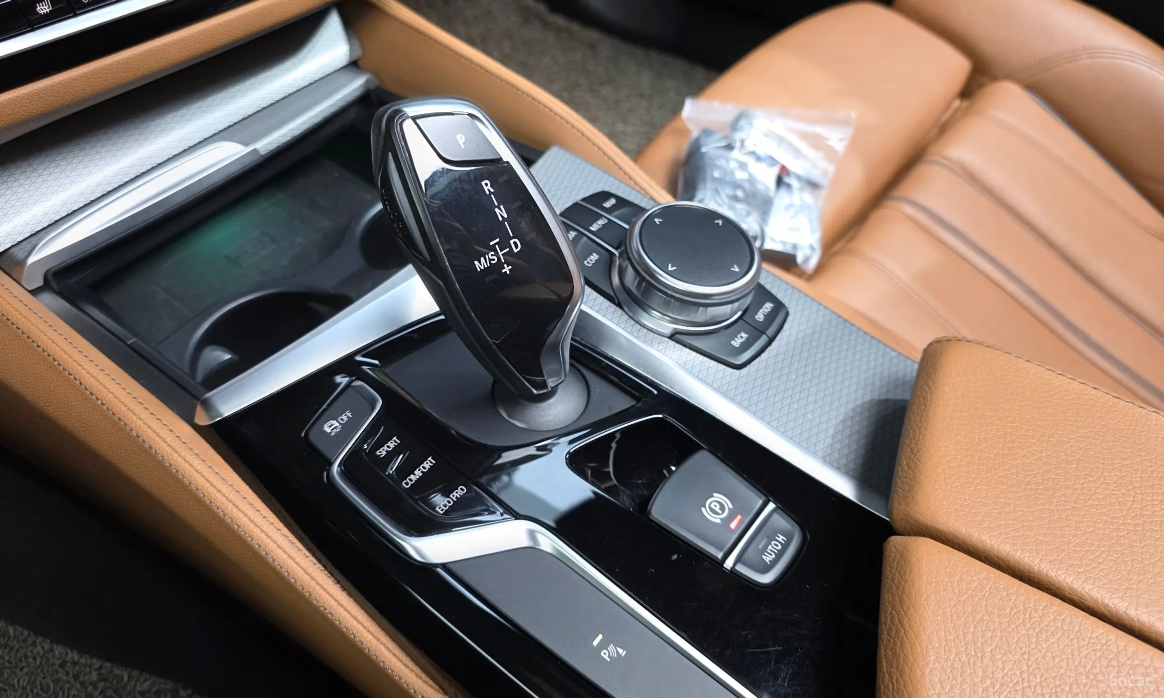 BMW 5 Series (G30) превью 9