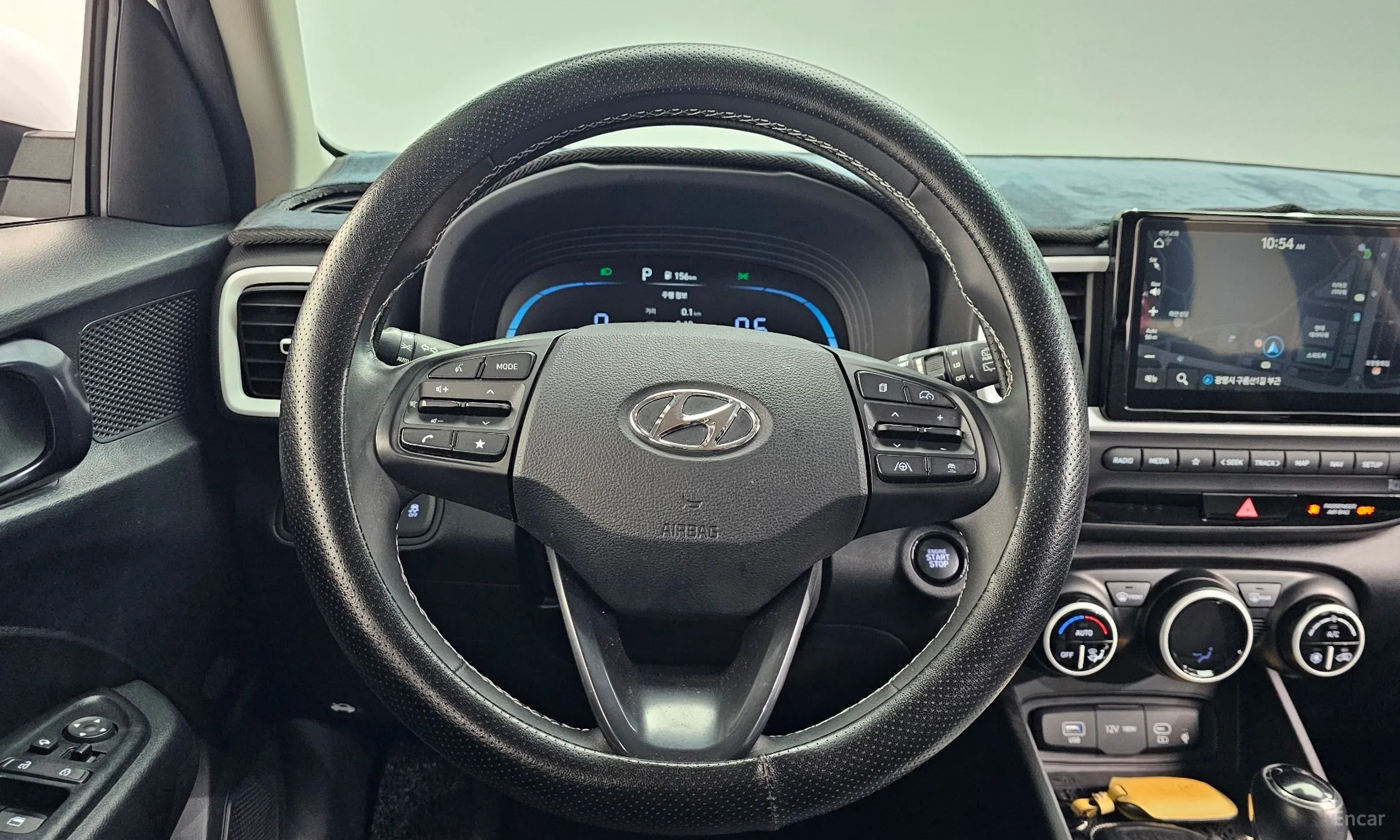 Hyundai Venue превью 13