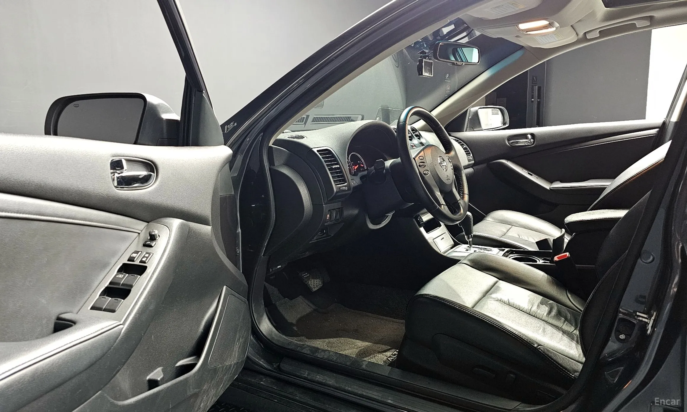 Nissan Altima превью 10