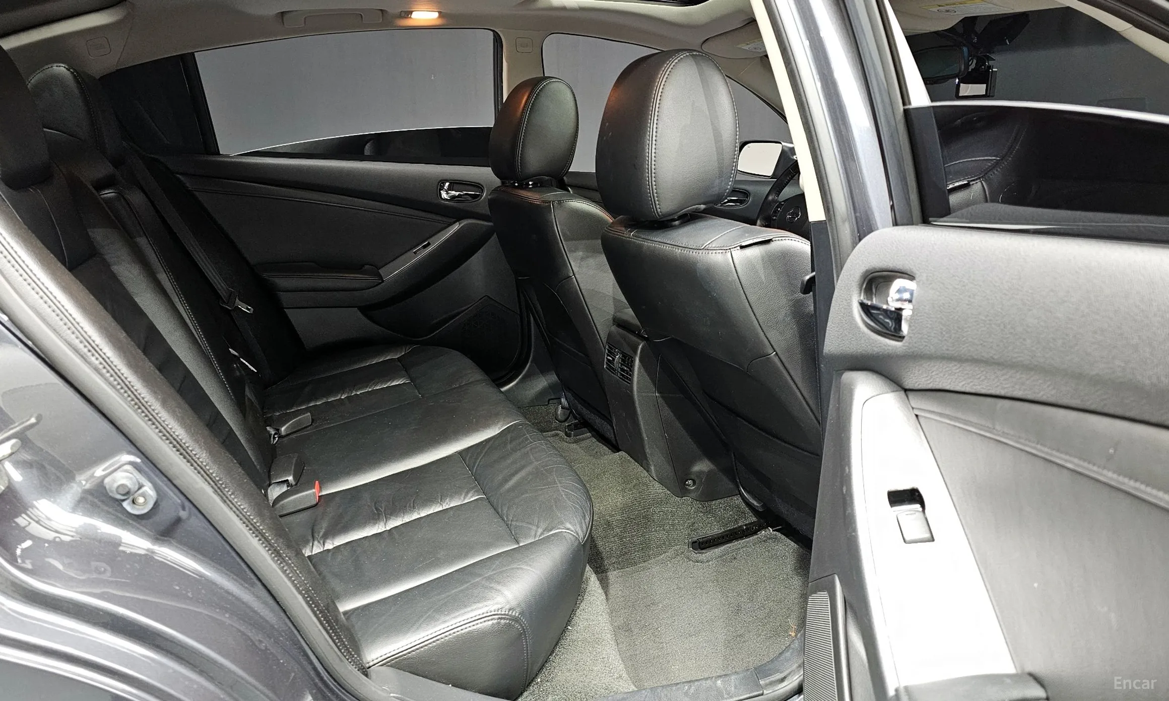 Nissan Altima превью 12