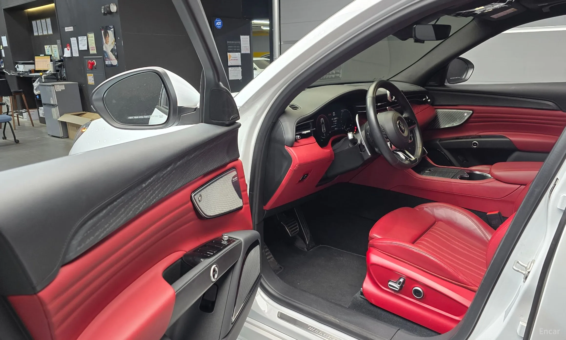 Maserati Grekale превью 10