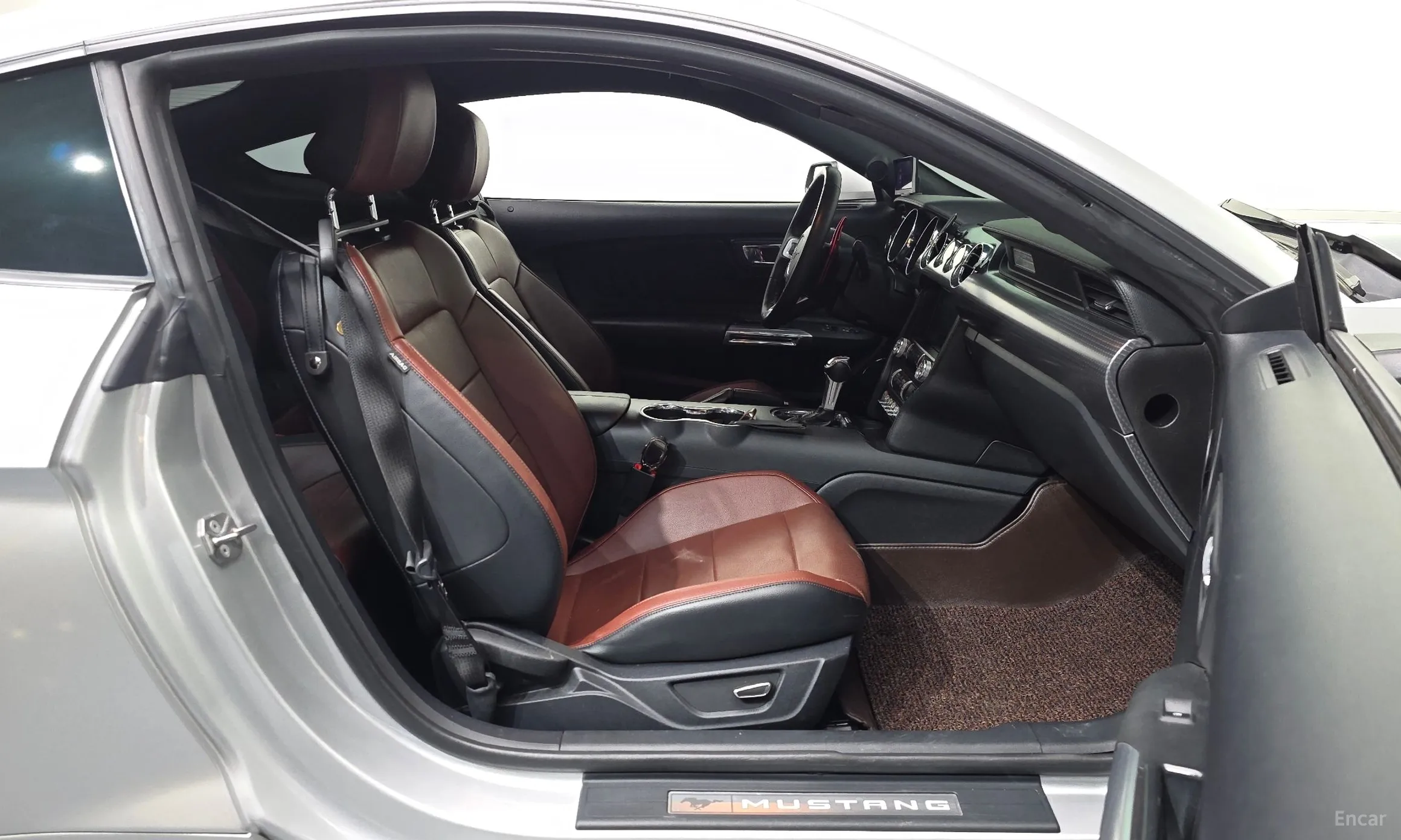 Ford Mustang превью 11