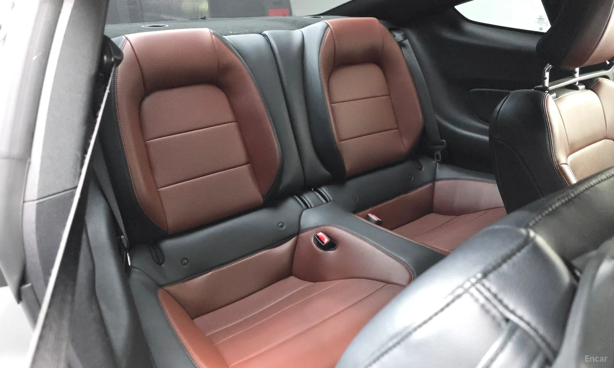 Ford Mustang превью 12