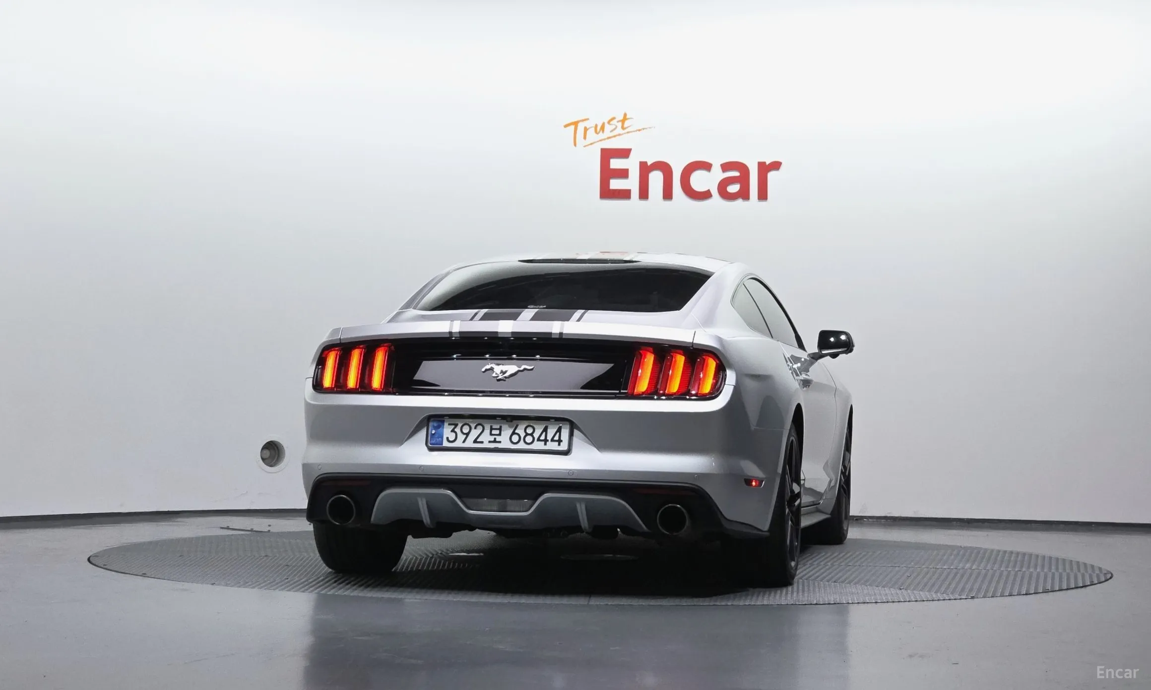 Ford Mustang превью 4