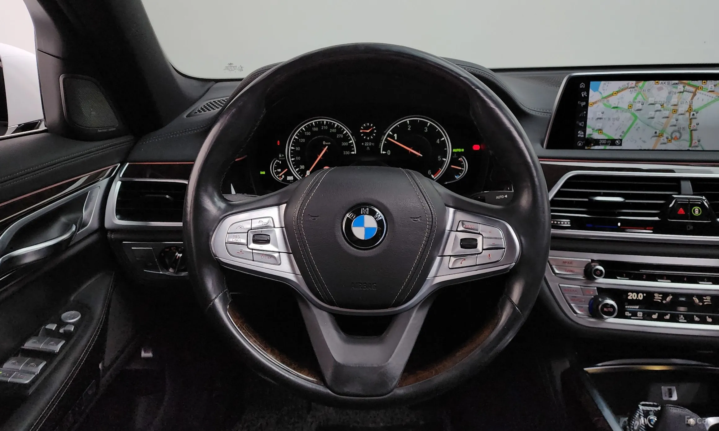 BMW 7 Series (G11) превью 13