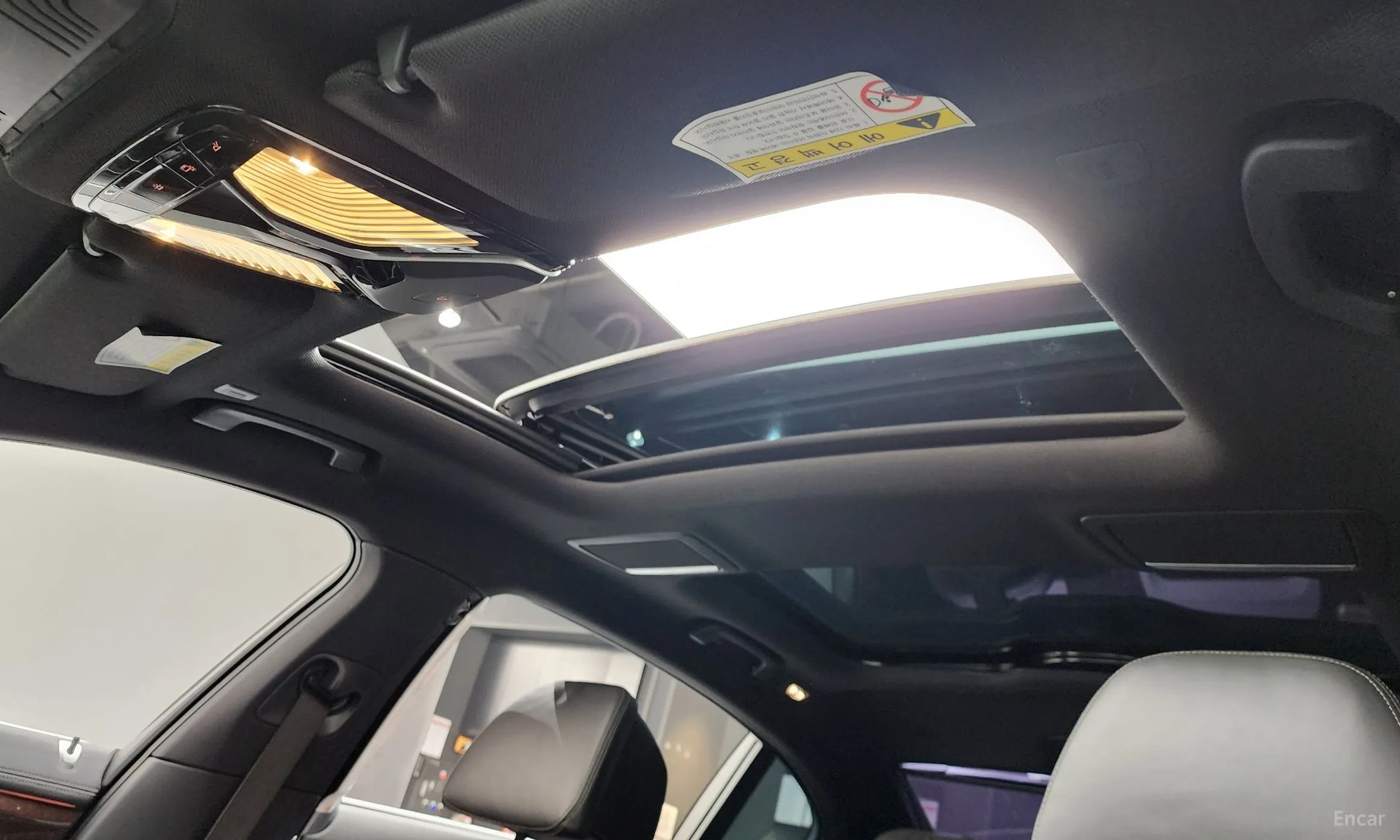 BMW 7 Series (G11) превью 15