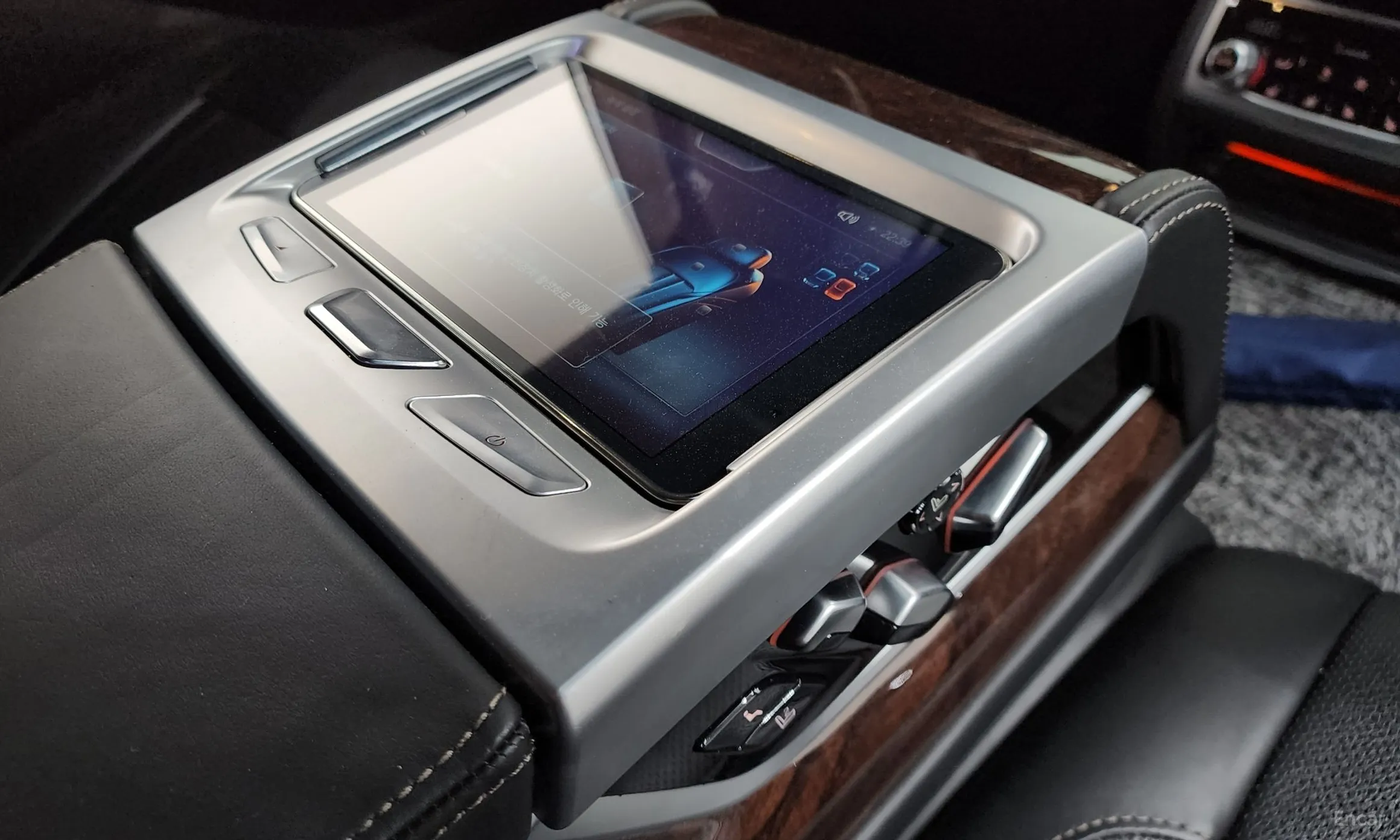 BMW 7 Series (G11) превью 16