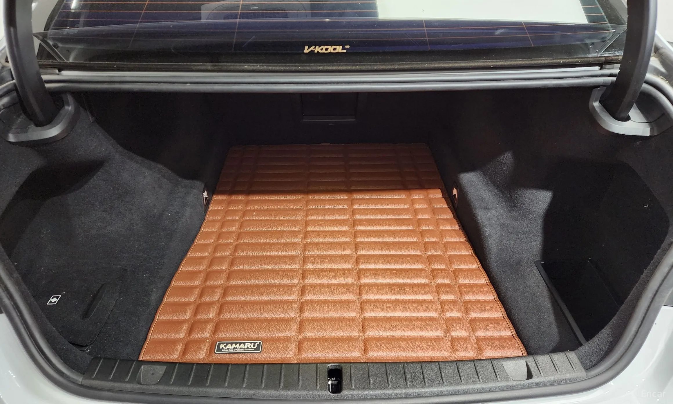 BMW 7 Series (G11) превью 18