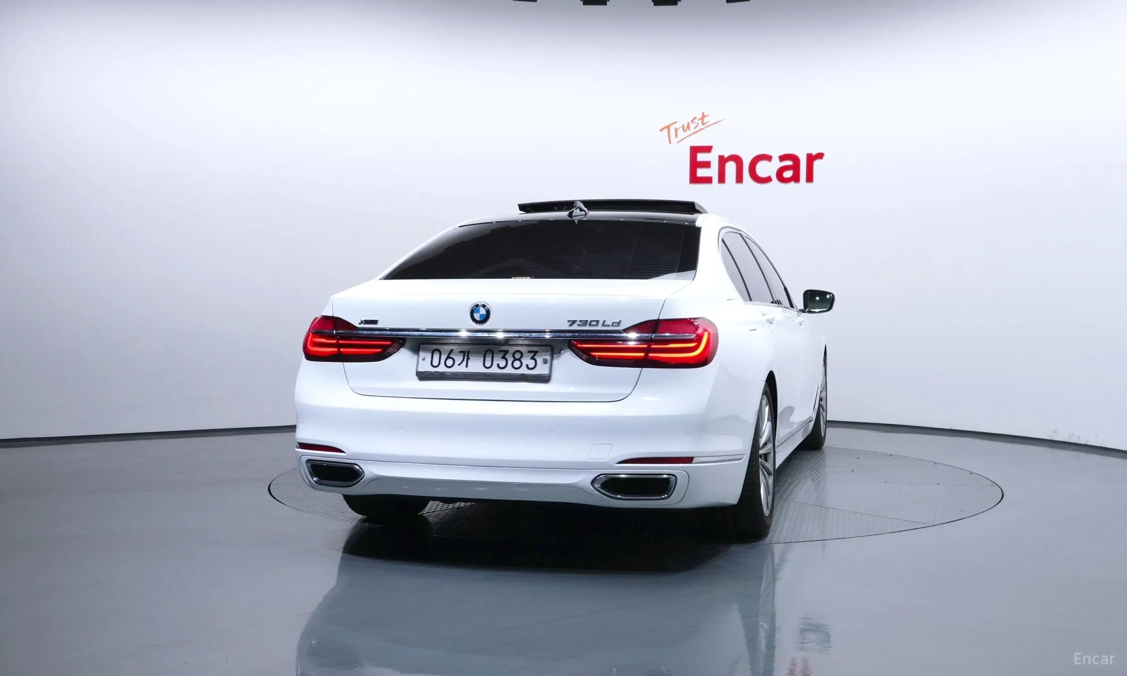 BMW 7 Series (G11) превью 4
