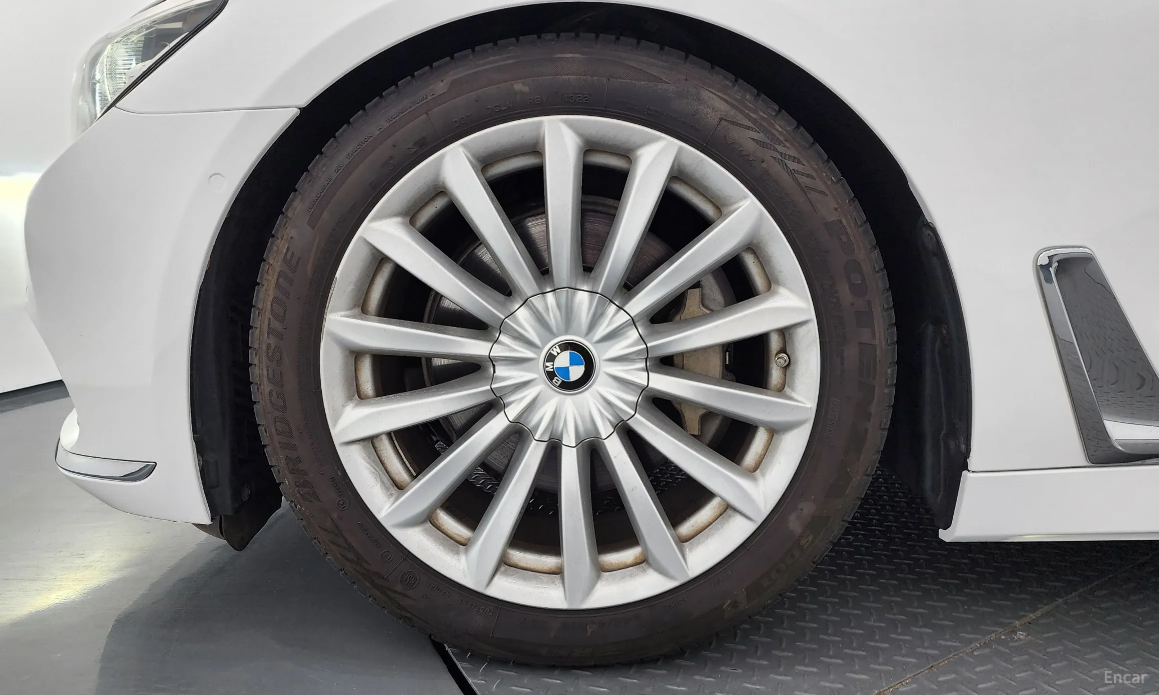 BMW 7 Series (G11) превью 5