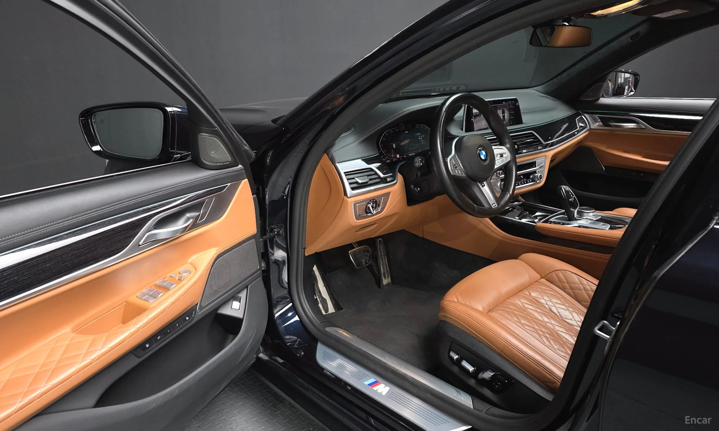 BMW 7 Series (G11) превью 10