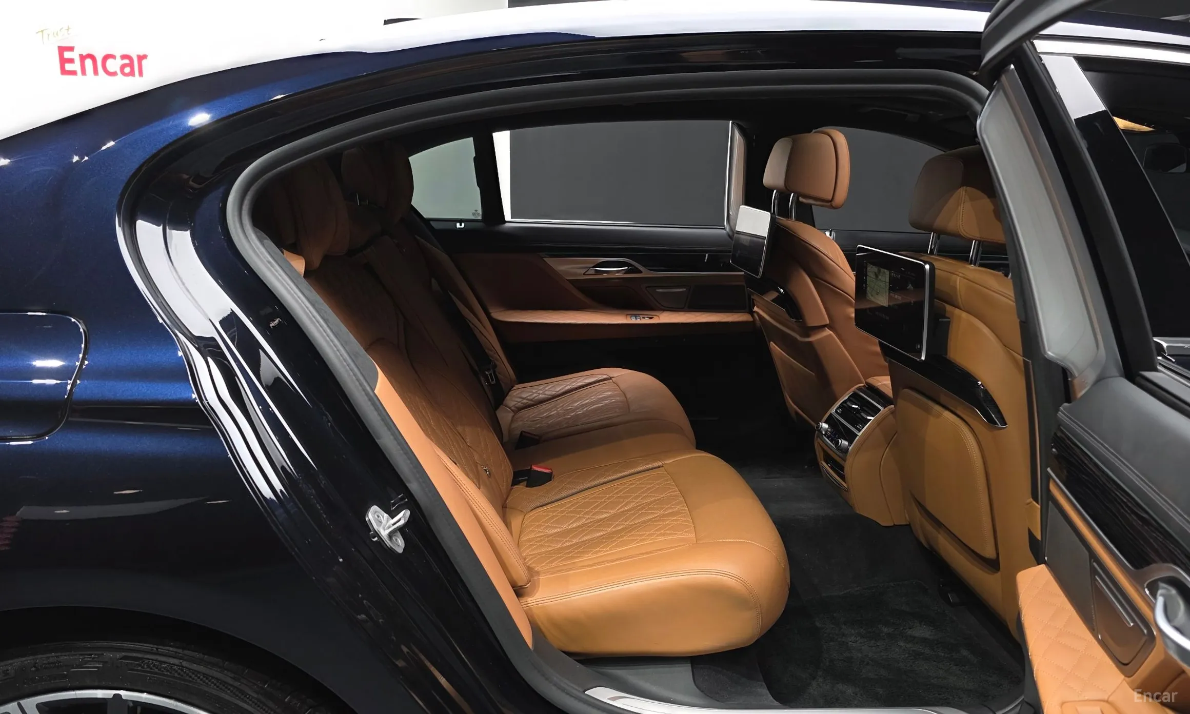 BMW 7 Series (G11) превью 12