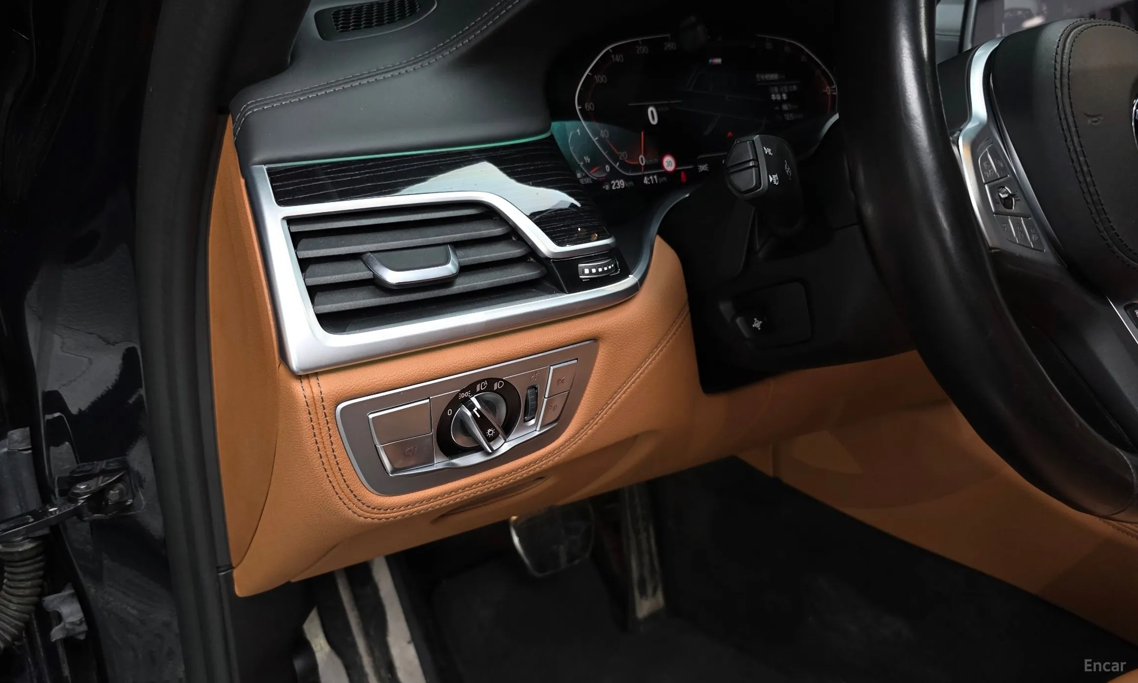 BMW 7 Series (G11) превью 13