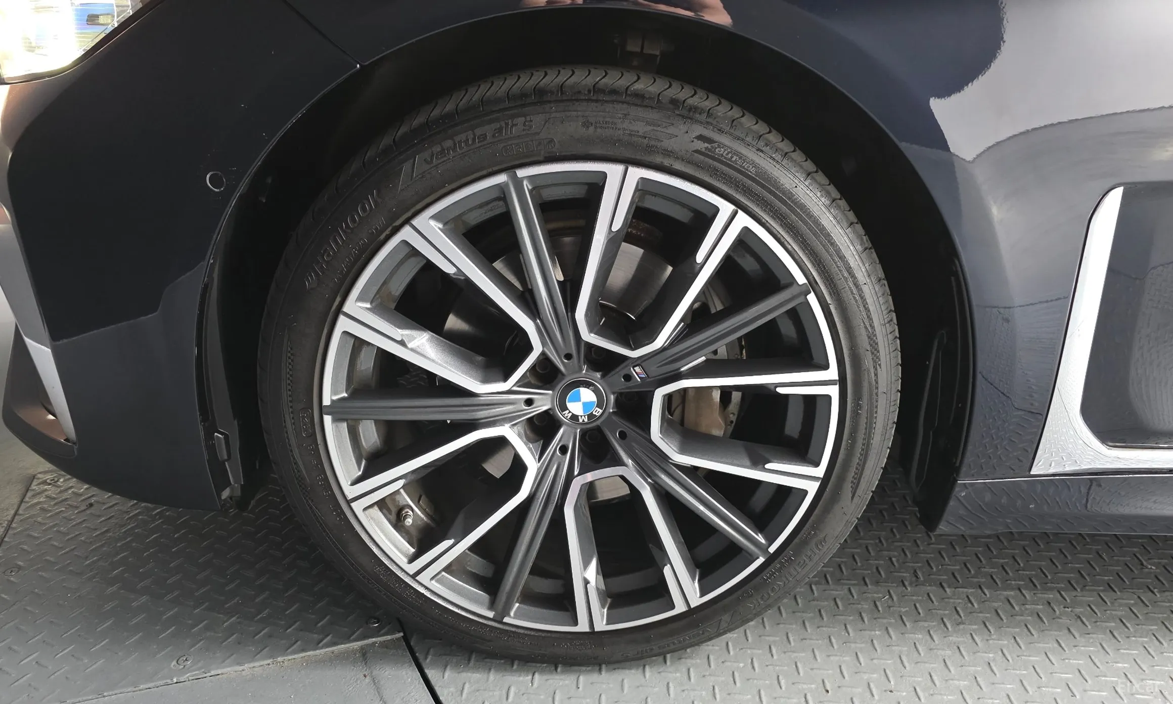BMW 7 Series (G11) превью 5