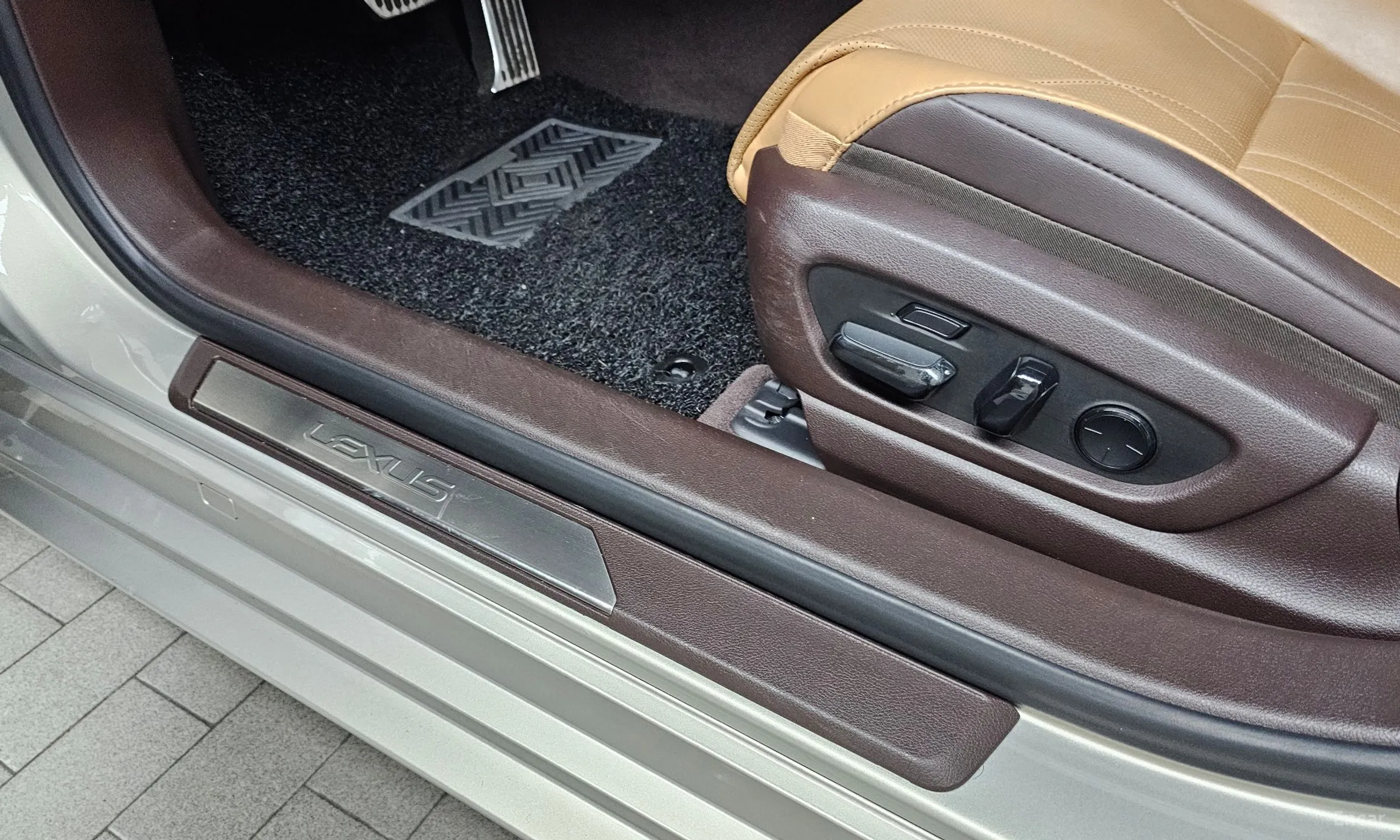 Lexus ES300h 7th Generation превью 20