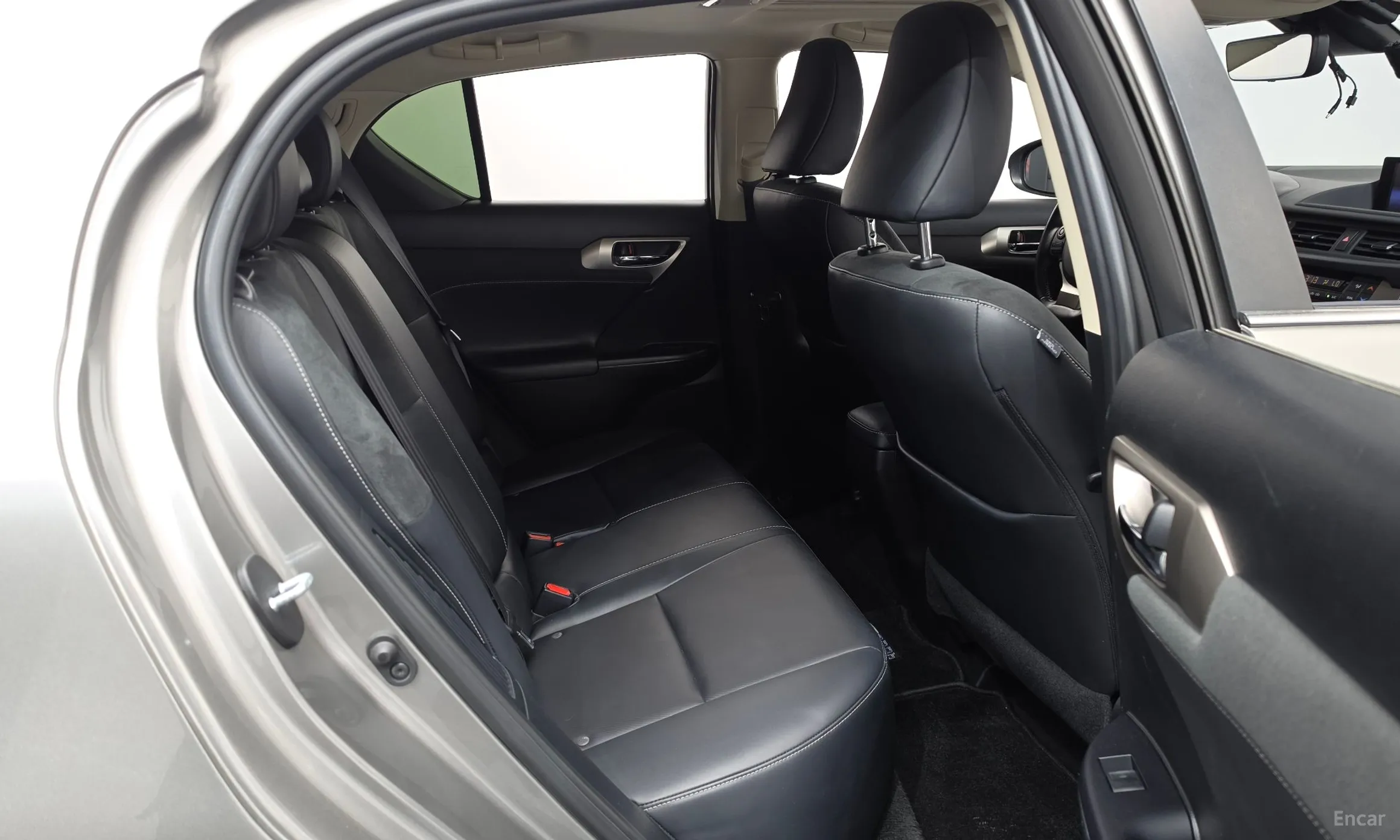 Lexus CT200h превью 11