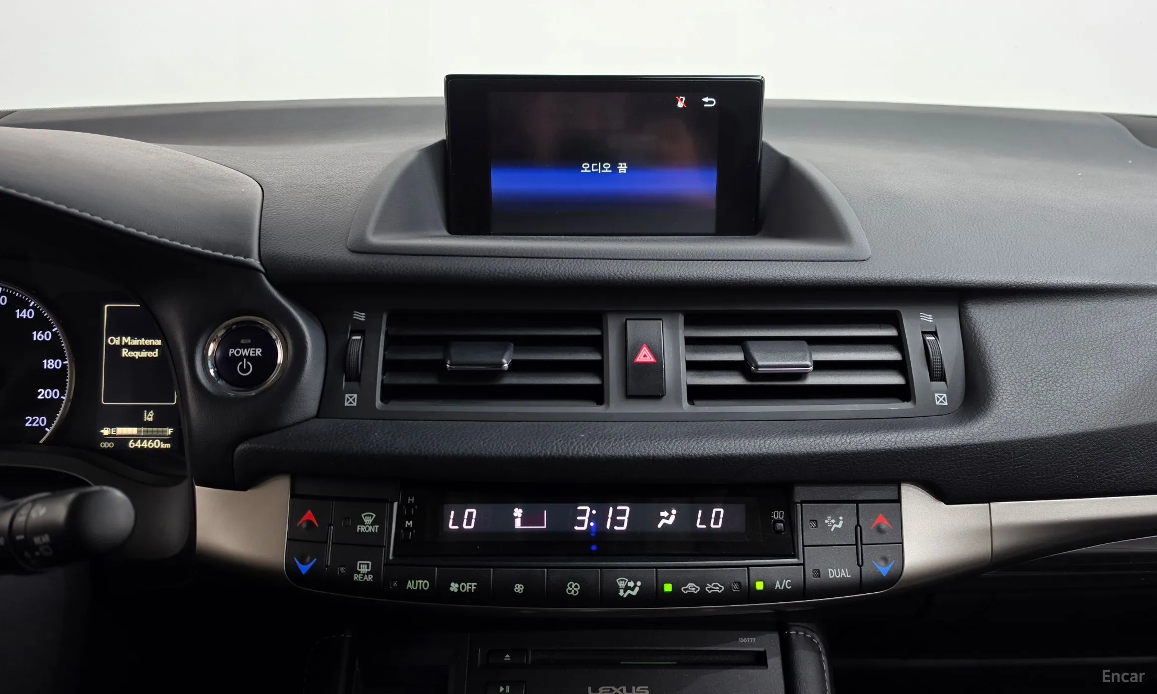 Lexus CT200h превью 13