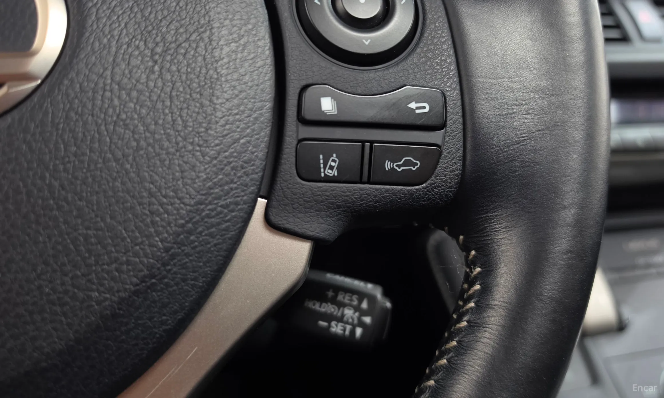 Lexus CT200h превью 17