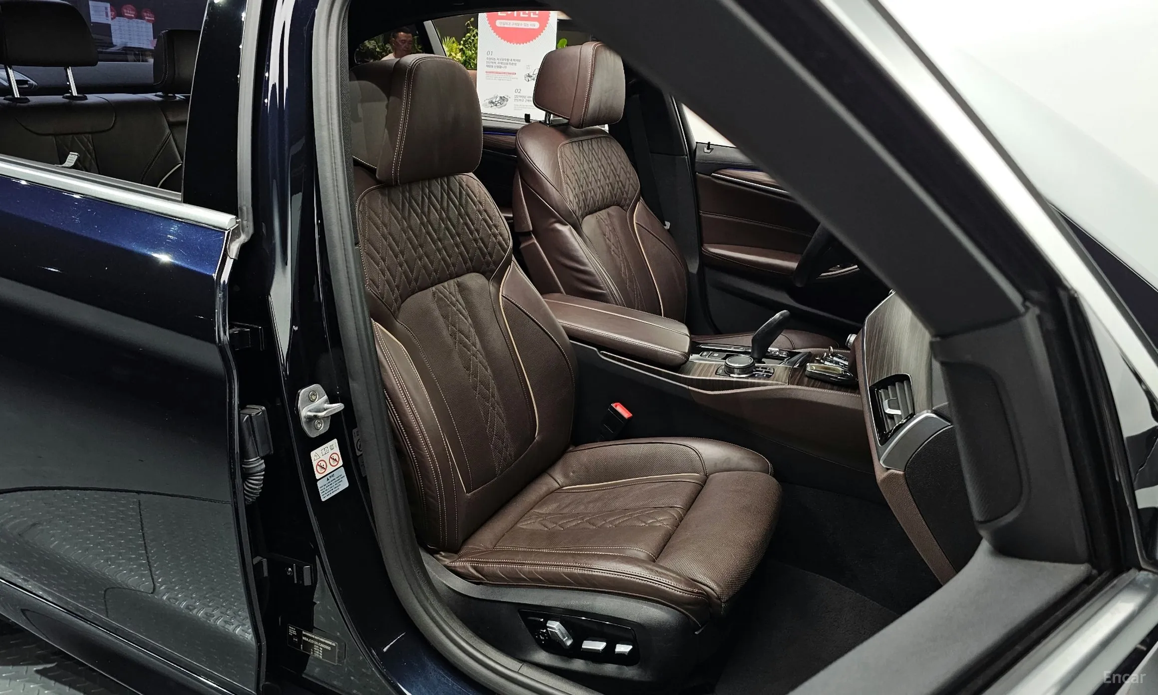 BMW 5 Series (G30) превью 11