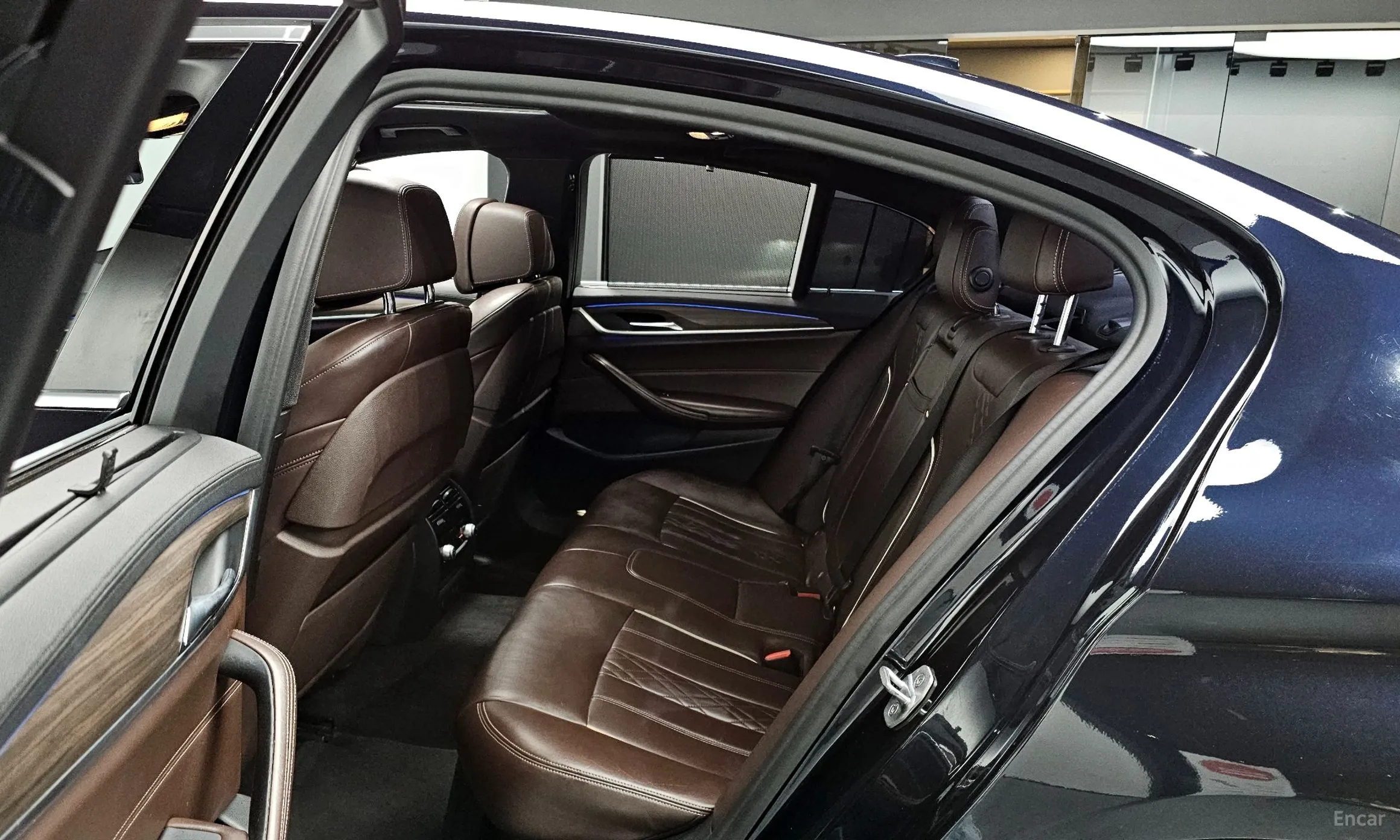 BMW 5 Series (G30) превью 12