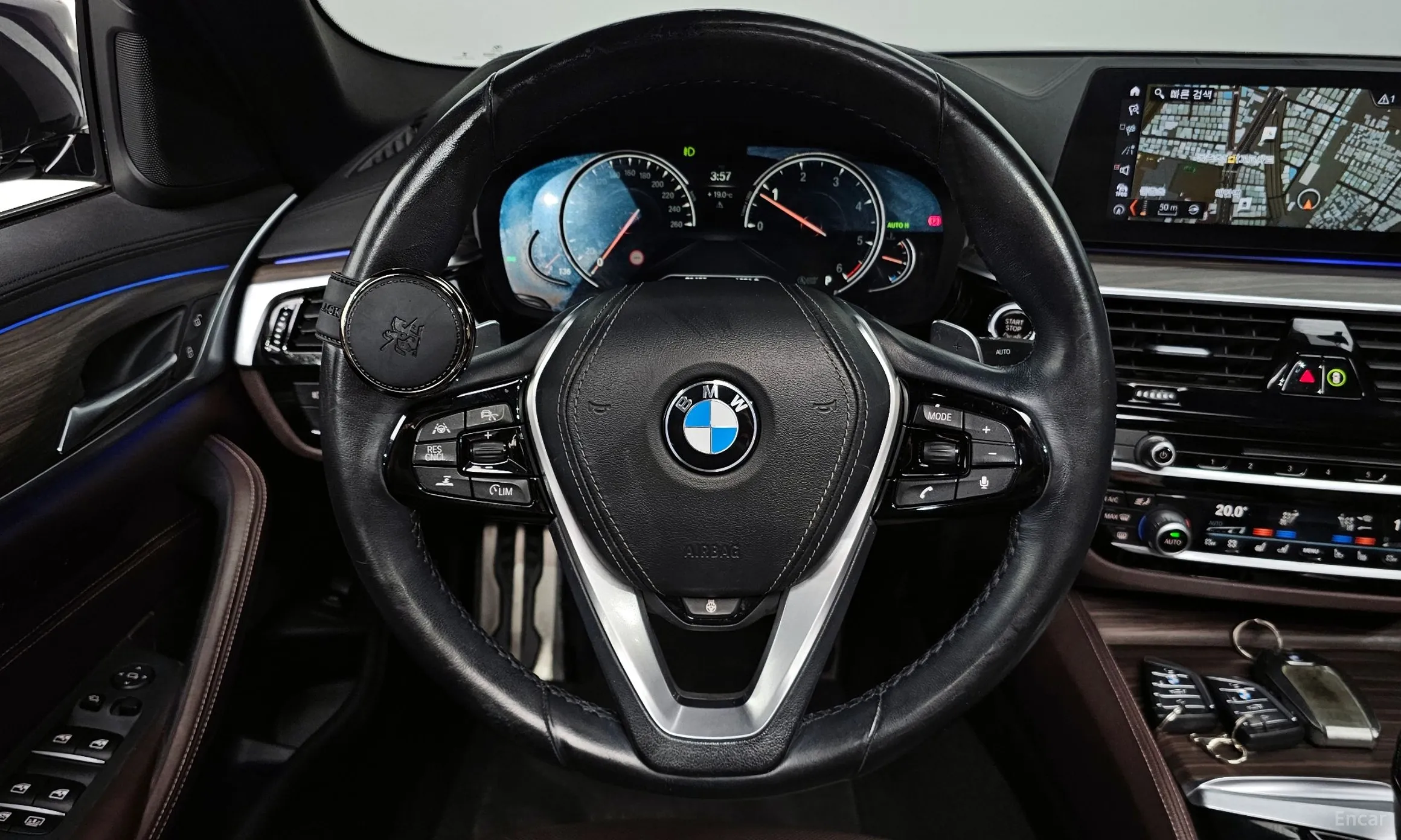 BMW 5 Series (G30) превью 13