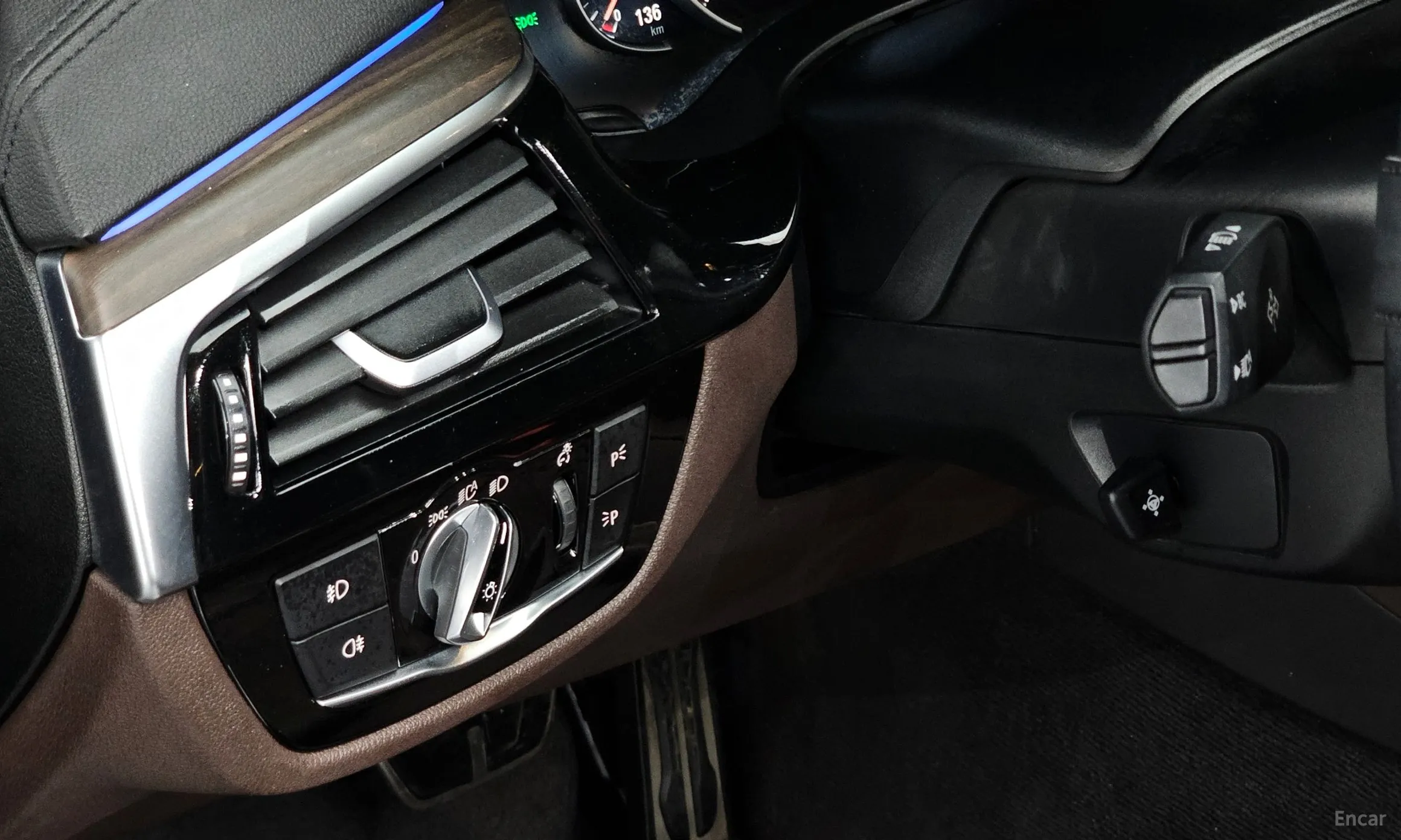 BMW 5 Series (G30) превью 14