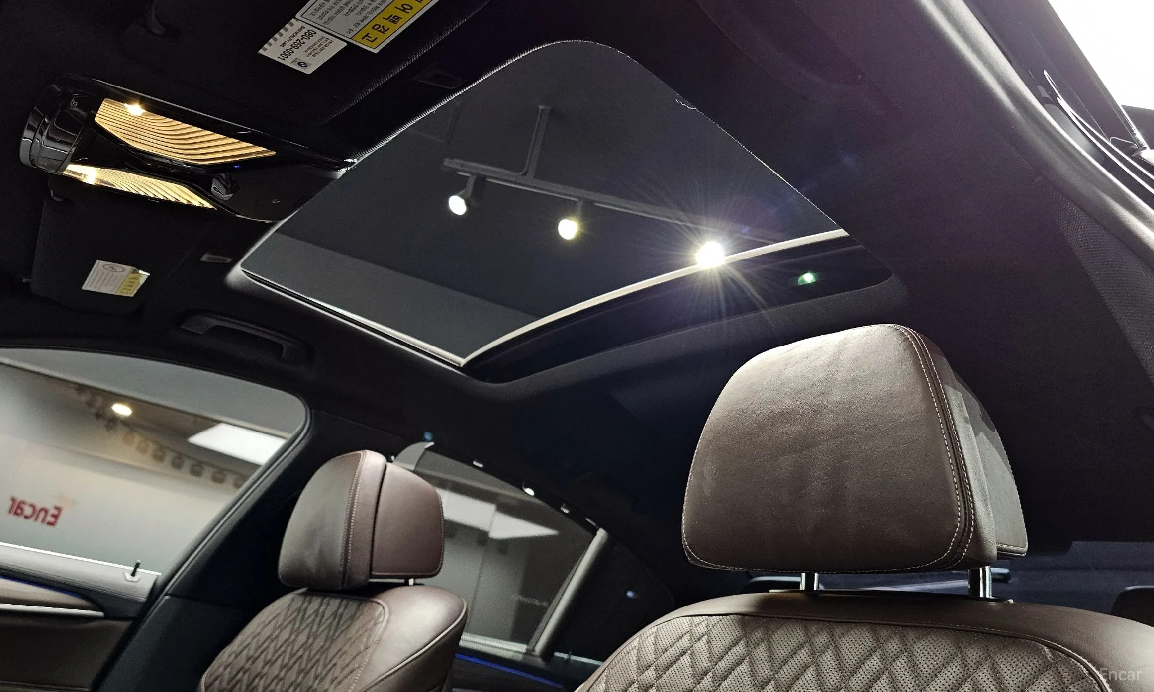 BMW 5 Series (G30) превью 19