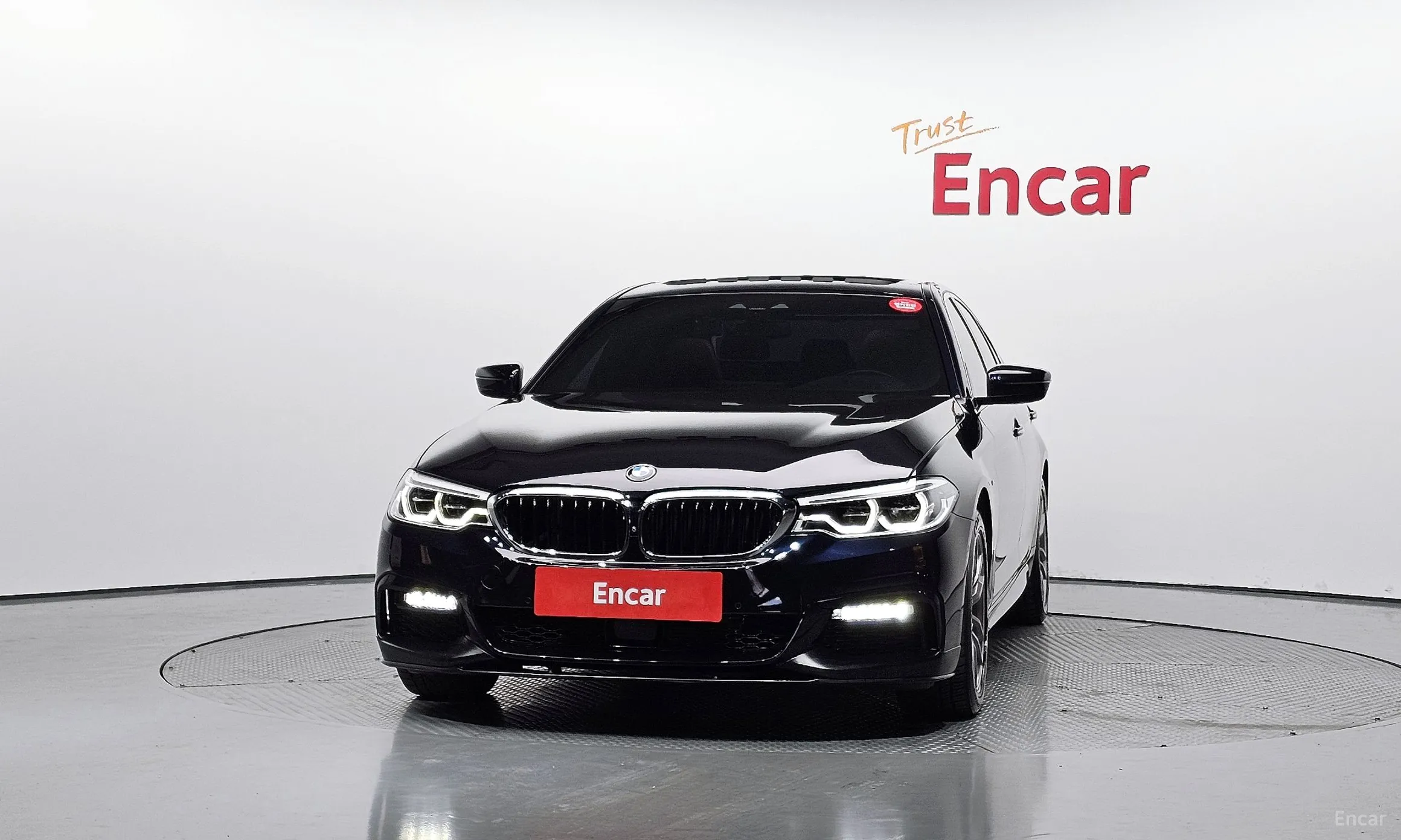 BMW 5 Series (G30) превью 3