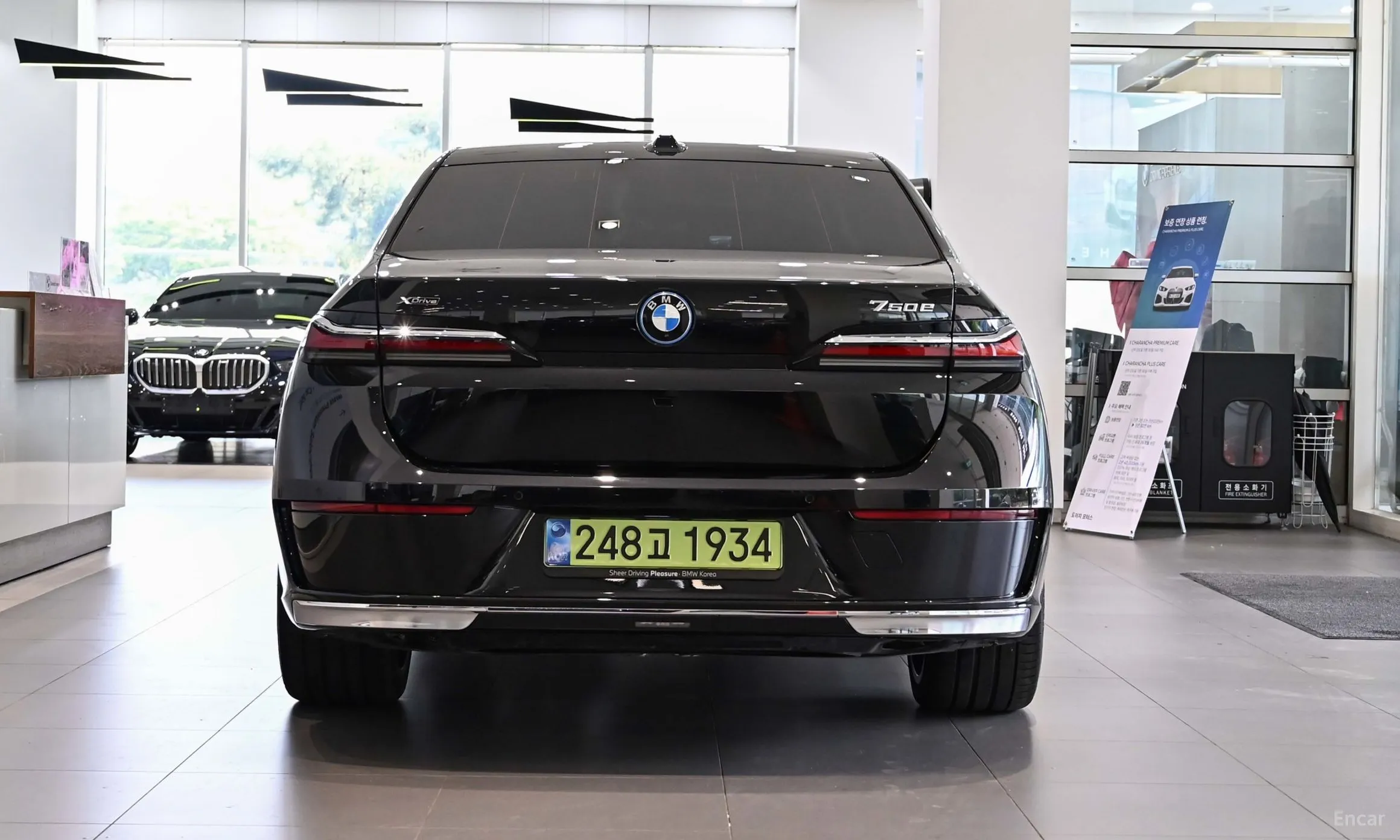 BMW 7 Series (G70) превью 3