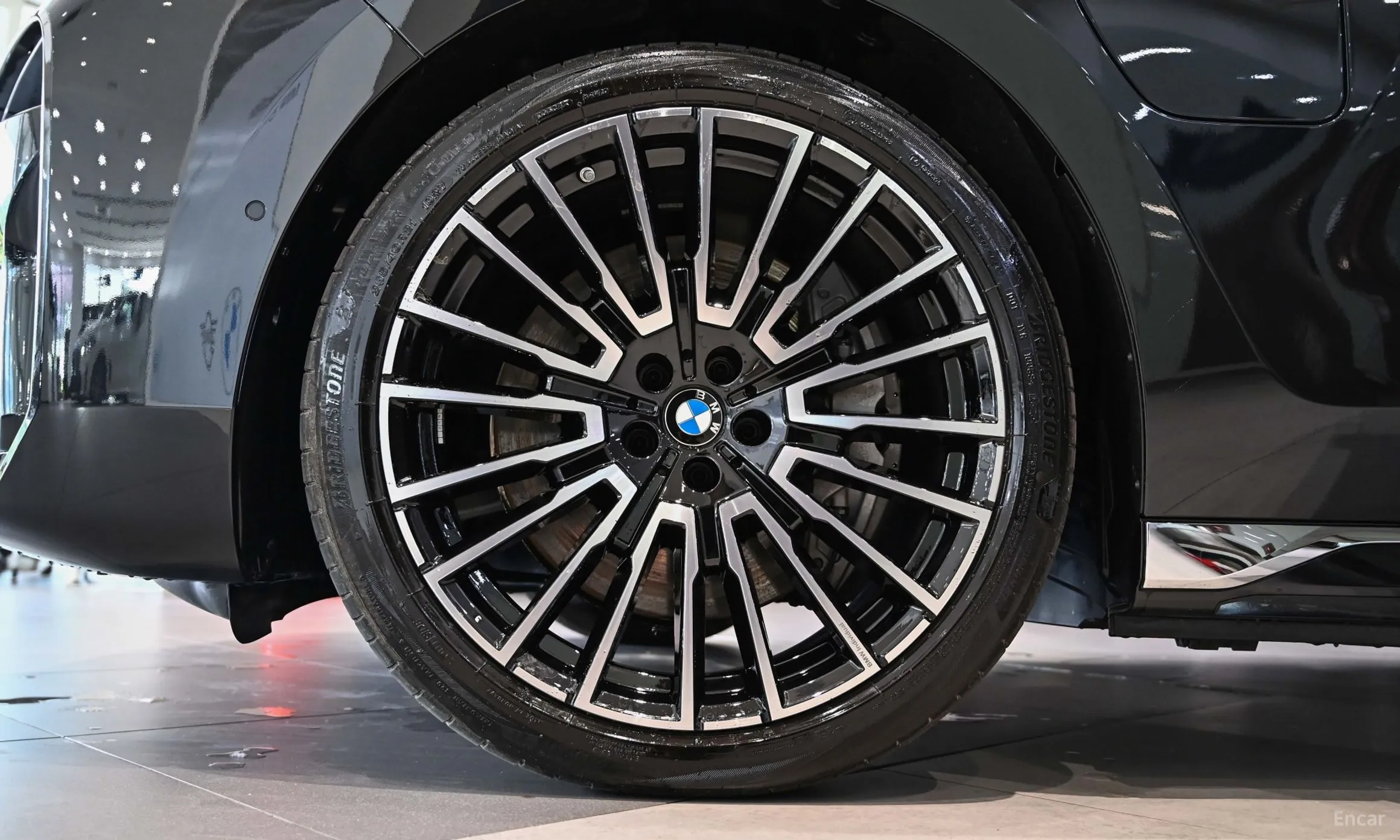 BMW 7 Series (G70) превью 5