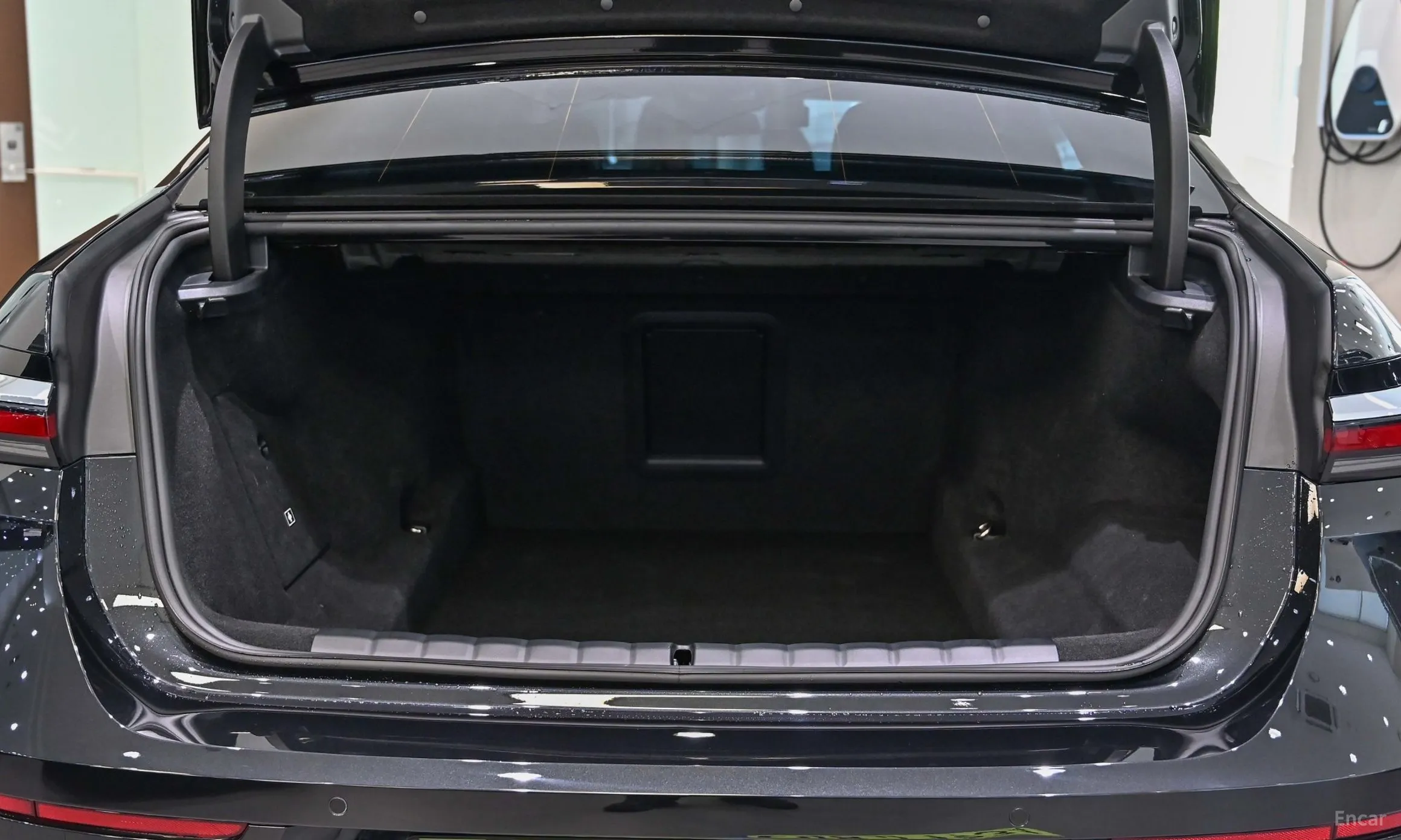 BMW 7 Series (G70) превью 7