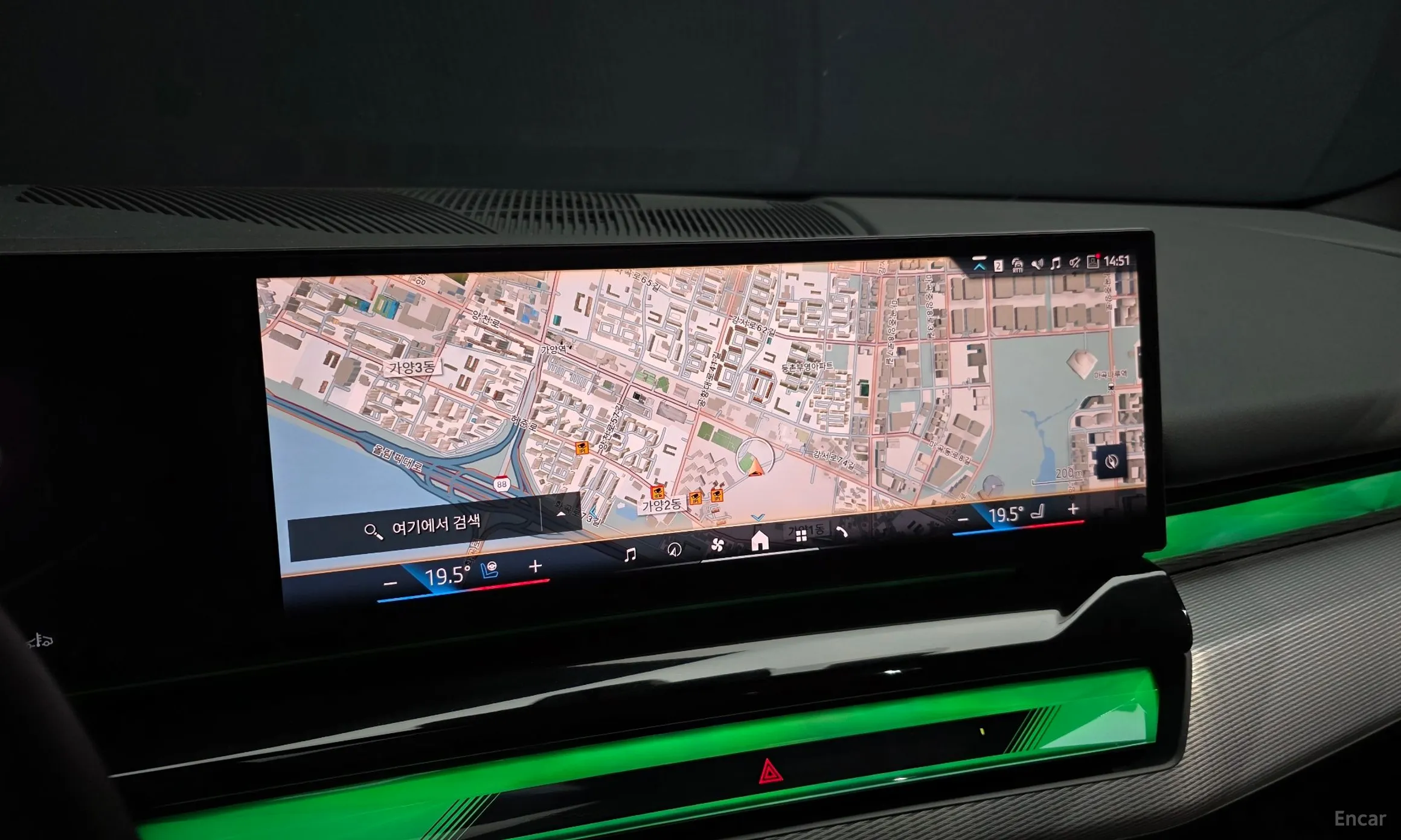 BMW 5 Series (G60) превью 15
