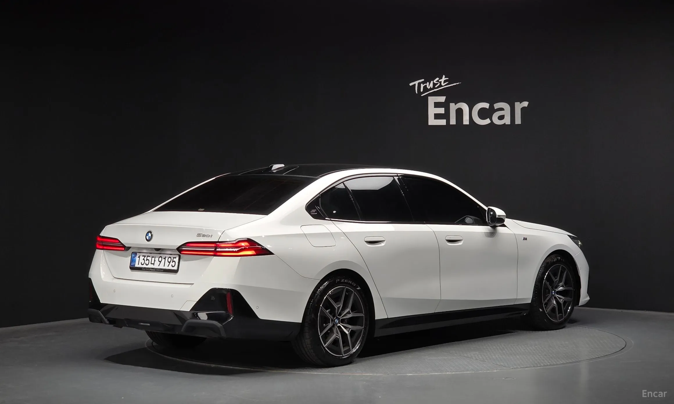 BMW 5 Series (G60) превью 2